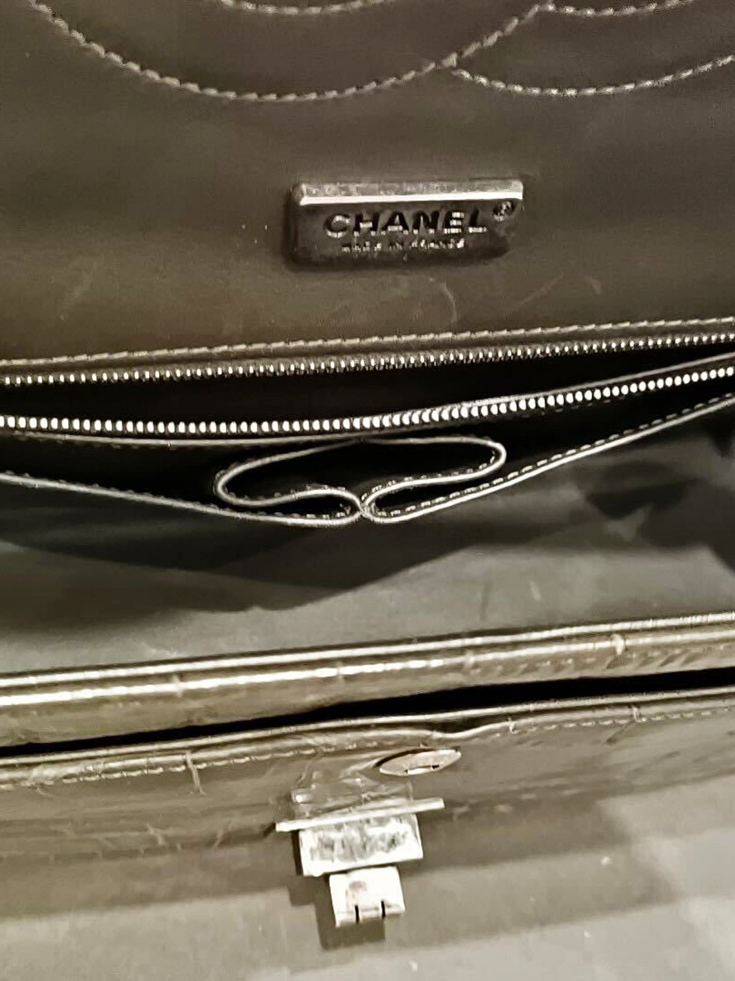 Chanel 2011 Olive Green Reissue 2.55 Alligator Medium Classic Double Flap Bag