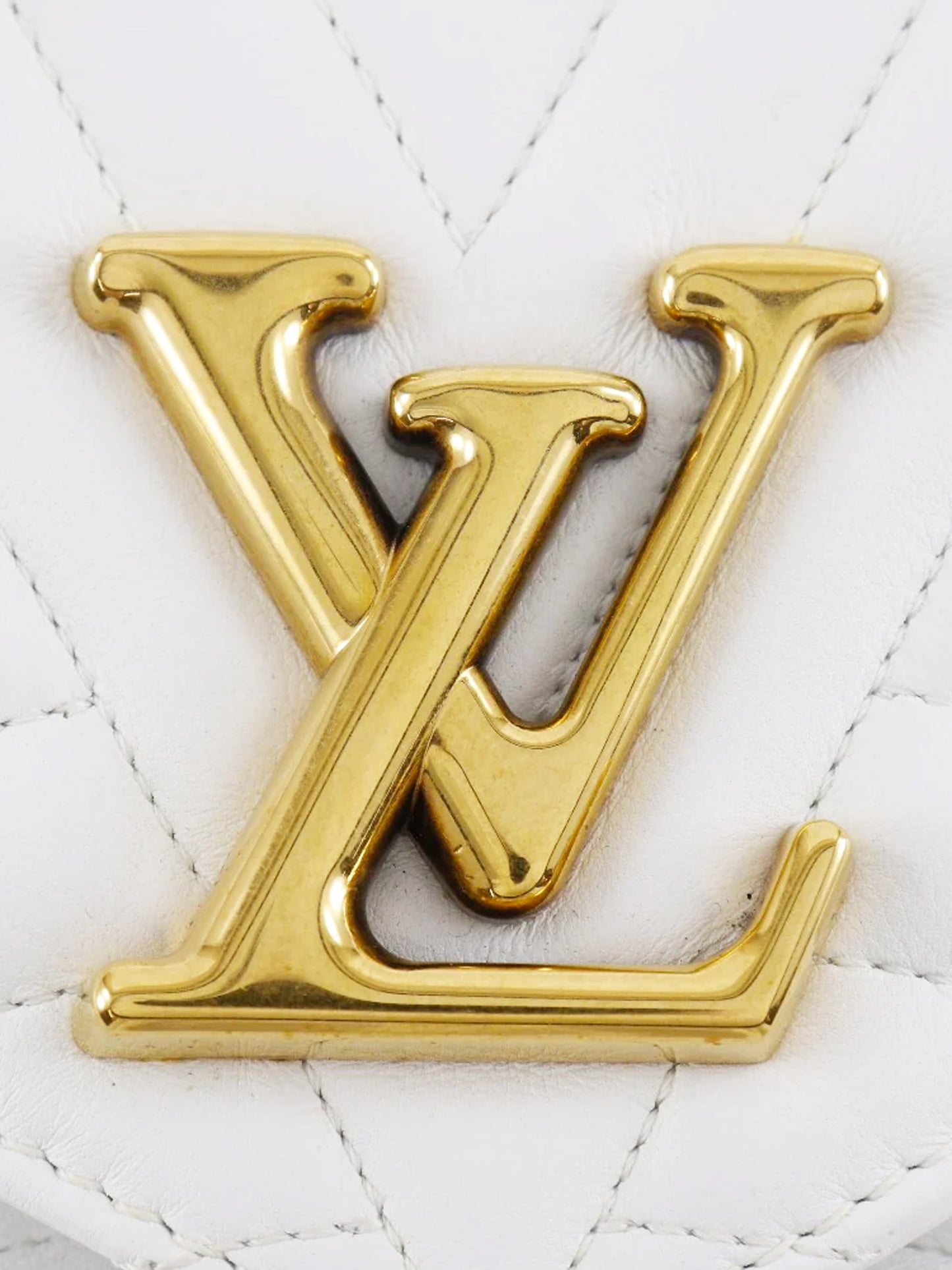 Louis Vuitton 2018 White Calfskin New Wave MM Shoulder Bag