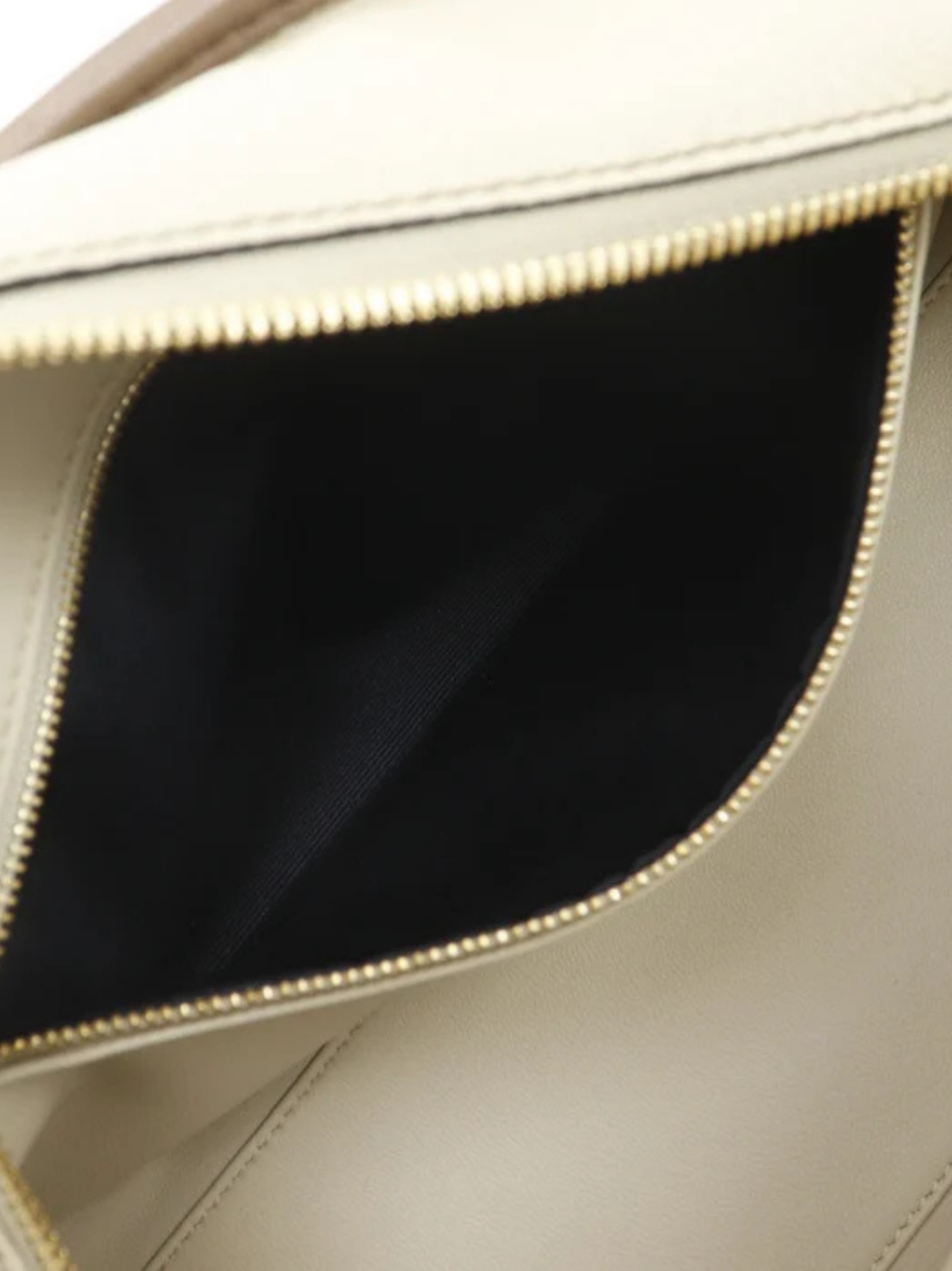 Loewe 2000s Beige Leather Amazona Handbag