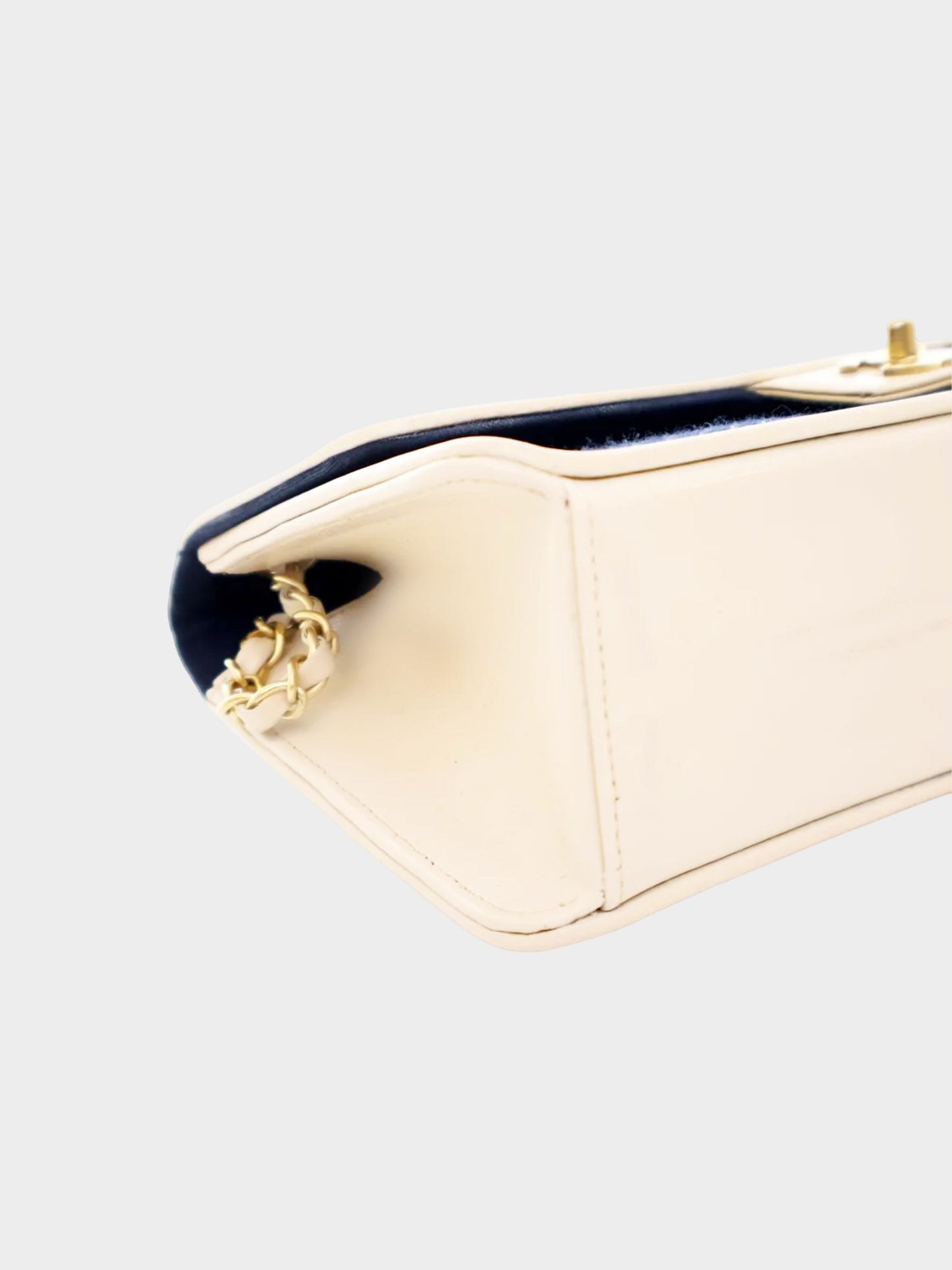 Chanel 2002-2003 Navy and Cream Quilted Jersey Flap