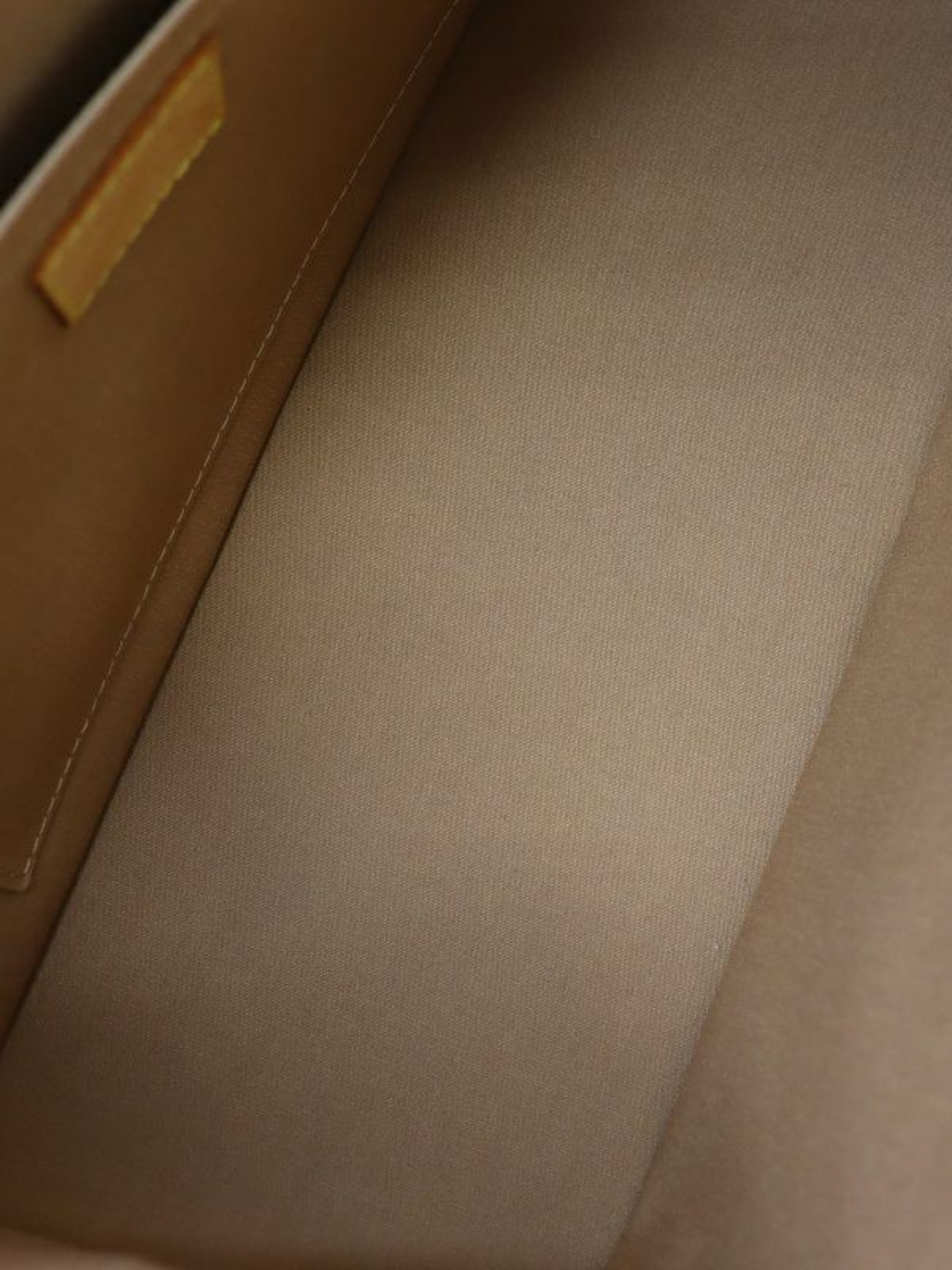 Louis Vuitton 2007 Beige Novozette Monogram Vernis Rosewood Avenue Bag