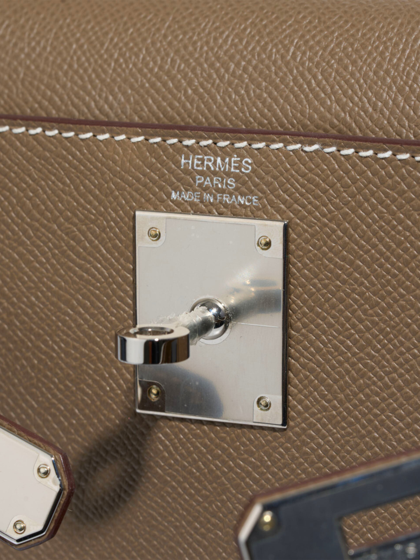 Hermès 2020s Gray Epsom Kelly 28 Sellier Bag