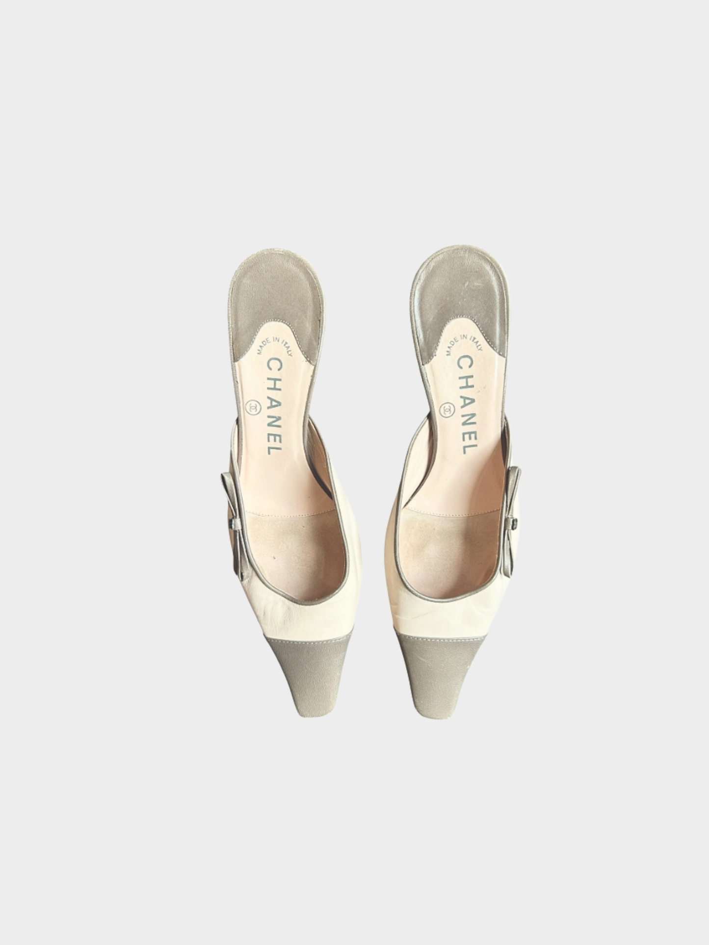 Chanel 2000s Grey and Cream Bow Tie Leather Mules
