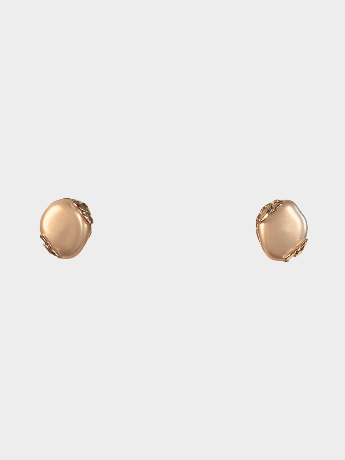 Chanel 1990s Beige Pearl and Gold Metal Earrings