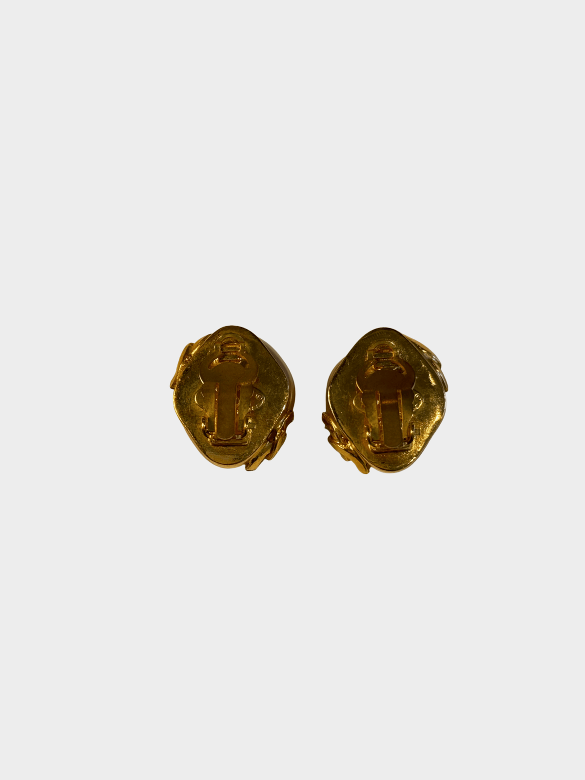 Chanel 1990s Beige Pearl and Gold Metal Earrings