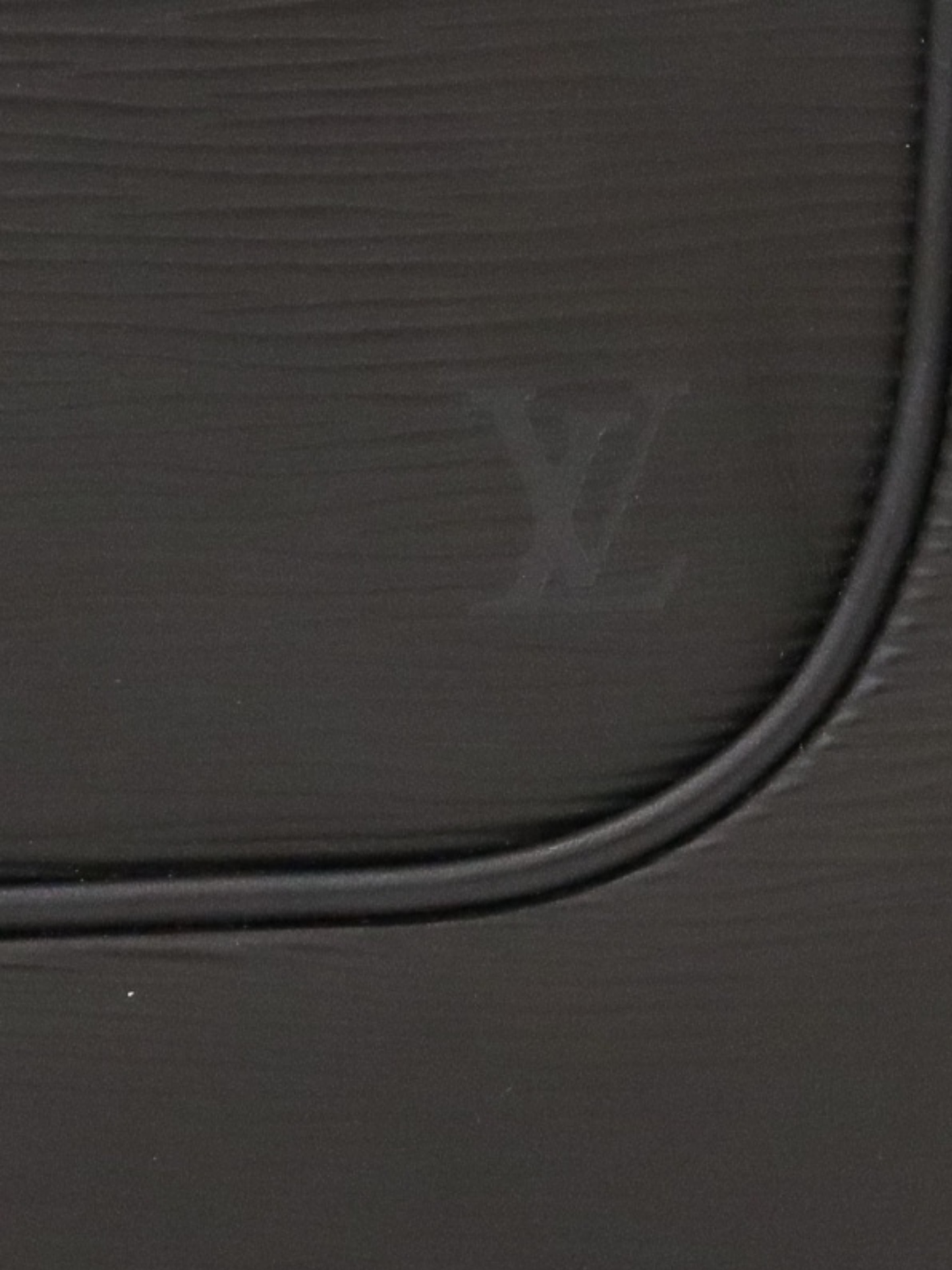 Louis Vuitton 2008 Noir Epi Leather Mabillon Shoulder Bag