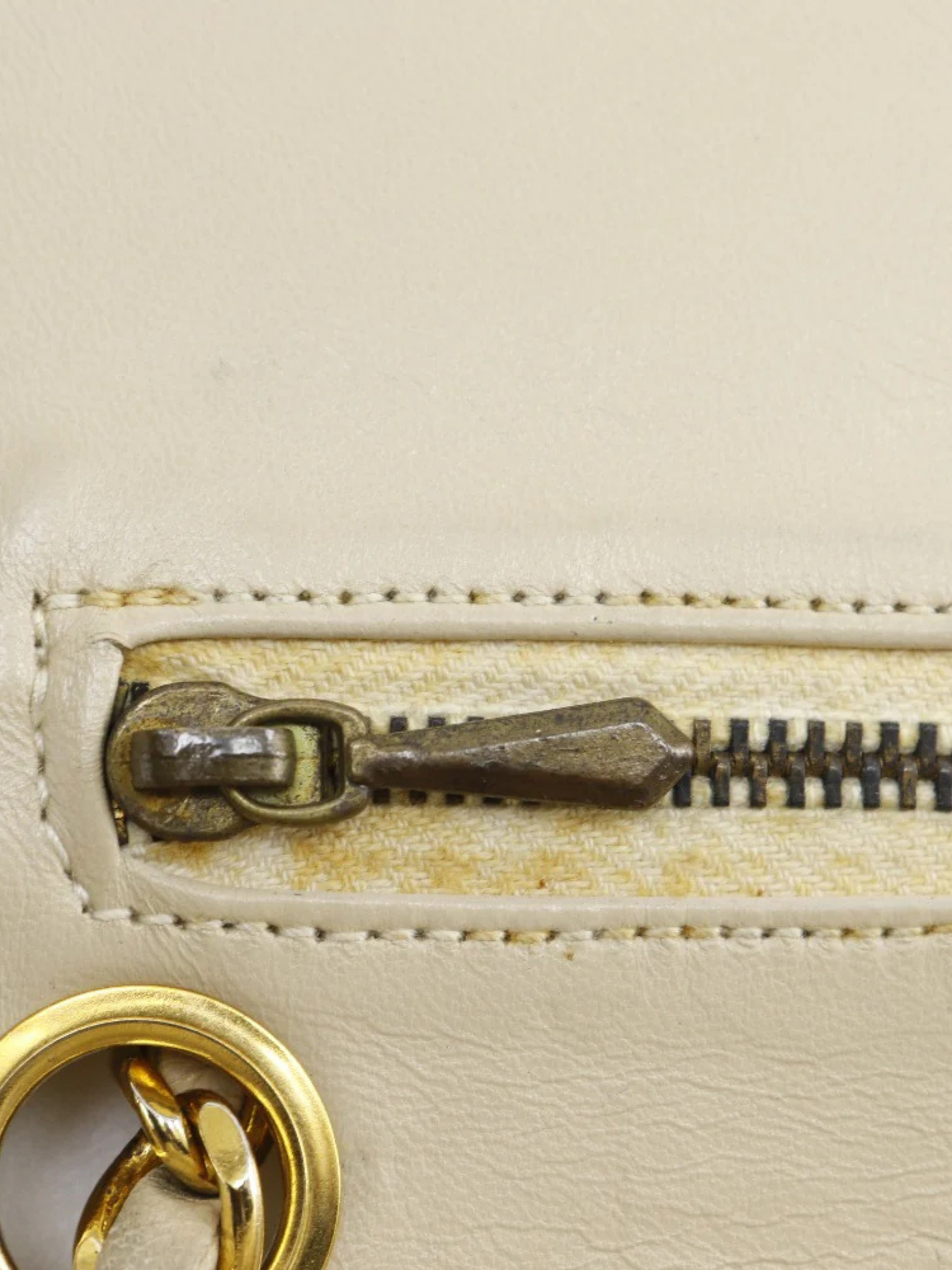 Chanel 2000s Beige Lambskin Matelassé 25 Double Flap Chain Shoulder Bag