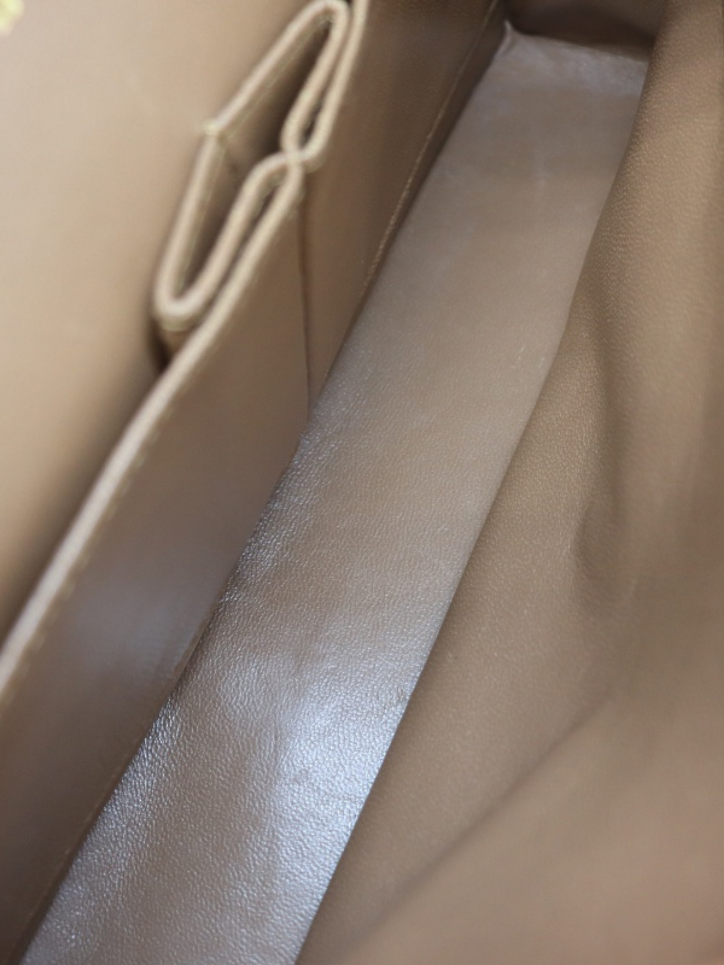 Chanel 1990-1991 Beige Leather Matelassé Double Flap Chain Shoulder Bag
