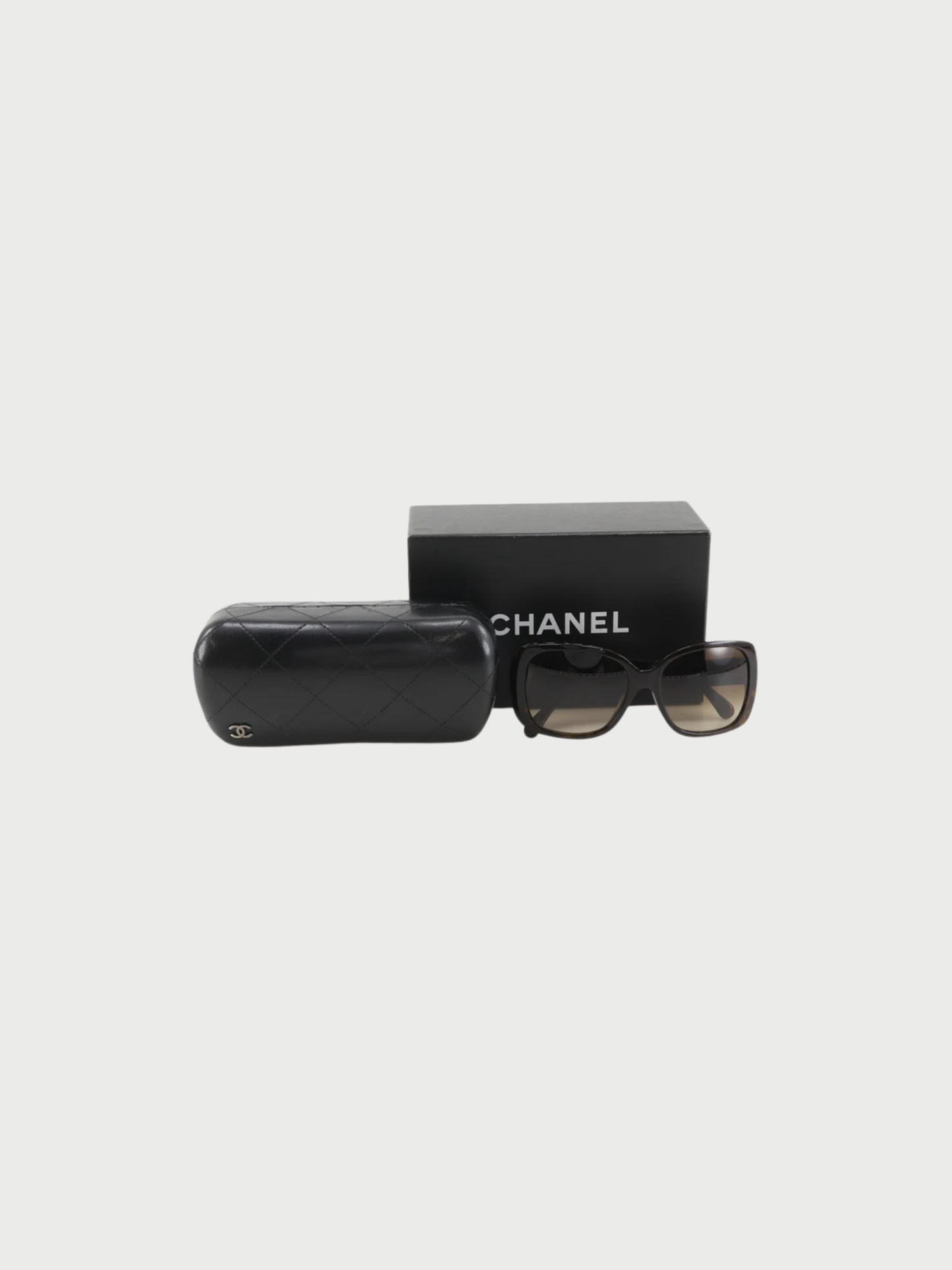 Chanel 2000s Brown Plastic Coco Mark Turn Lock Motif Sunglasses