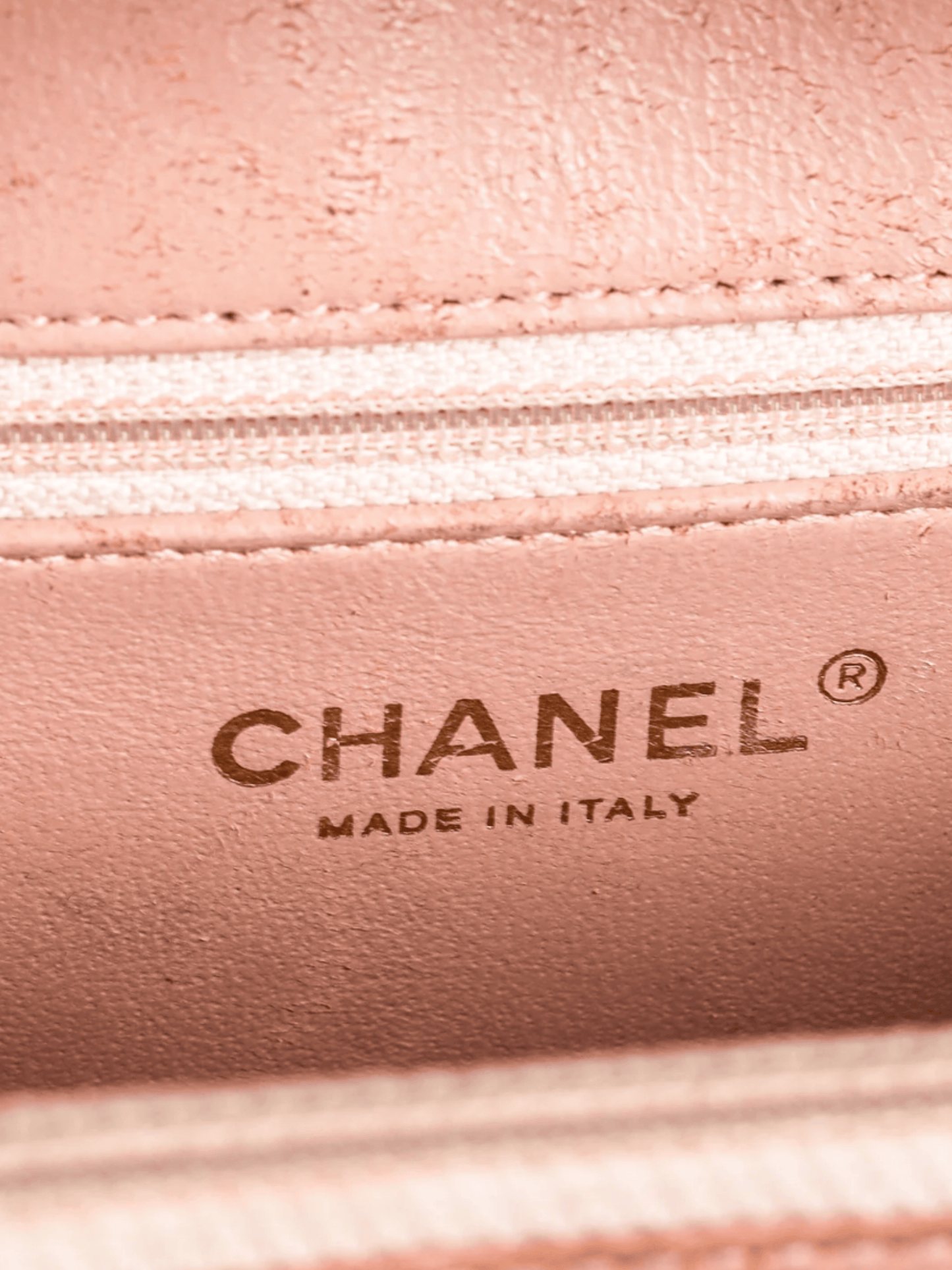 Chanel 2000s Filigree Medium Black Caviar Quilted CC Vanity Case