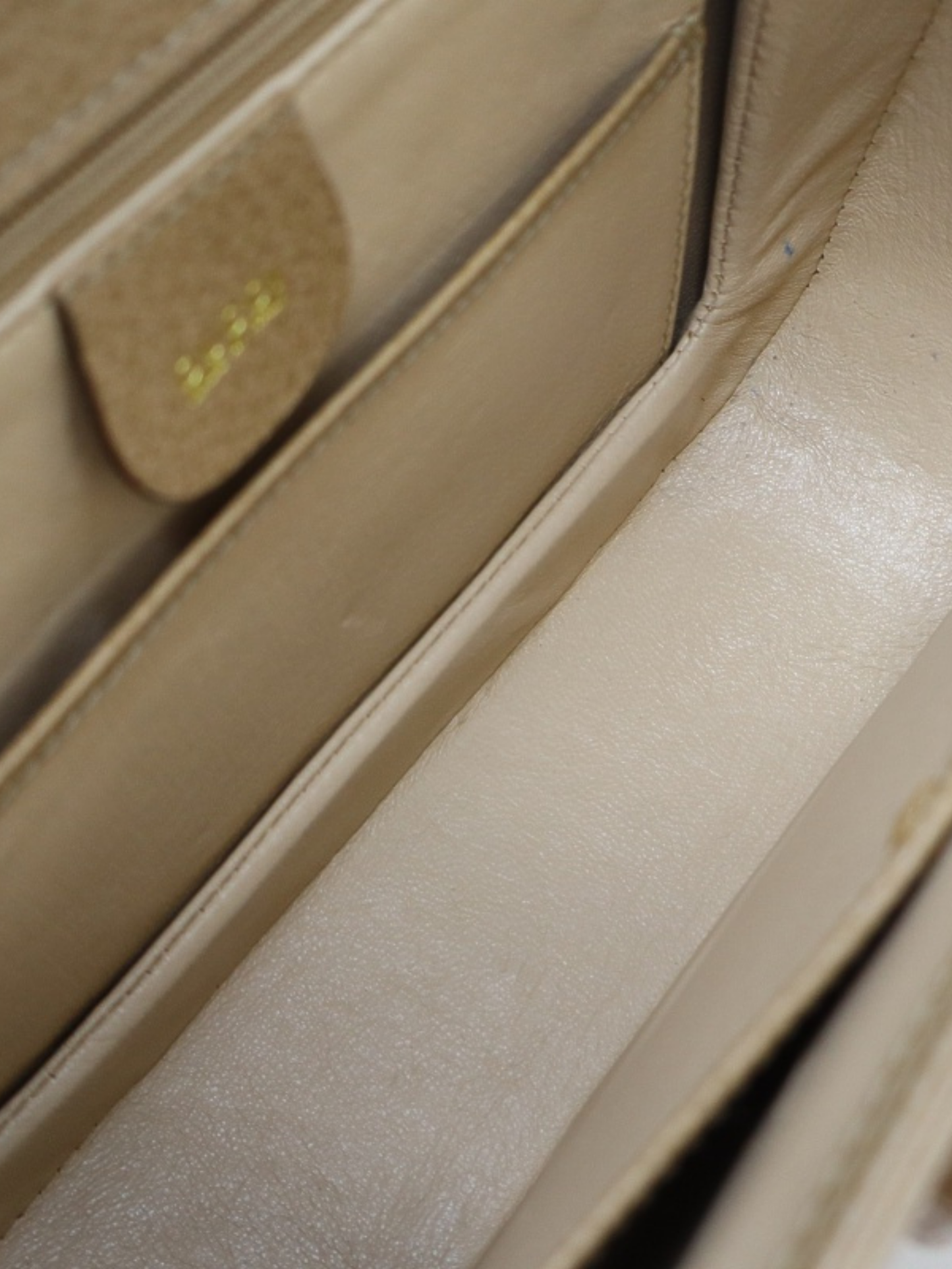 Gucci 2000s Beige Leather Bamboo Turn Lock 2-Way Bag