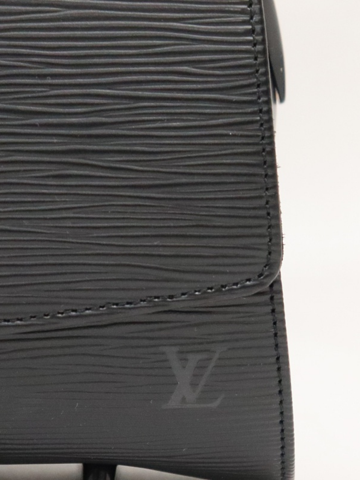 Louis Vuitton 1999 Noir Epi Leather Nocturne GM