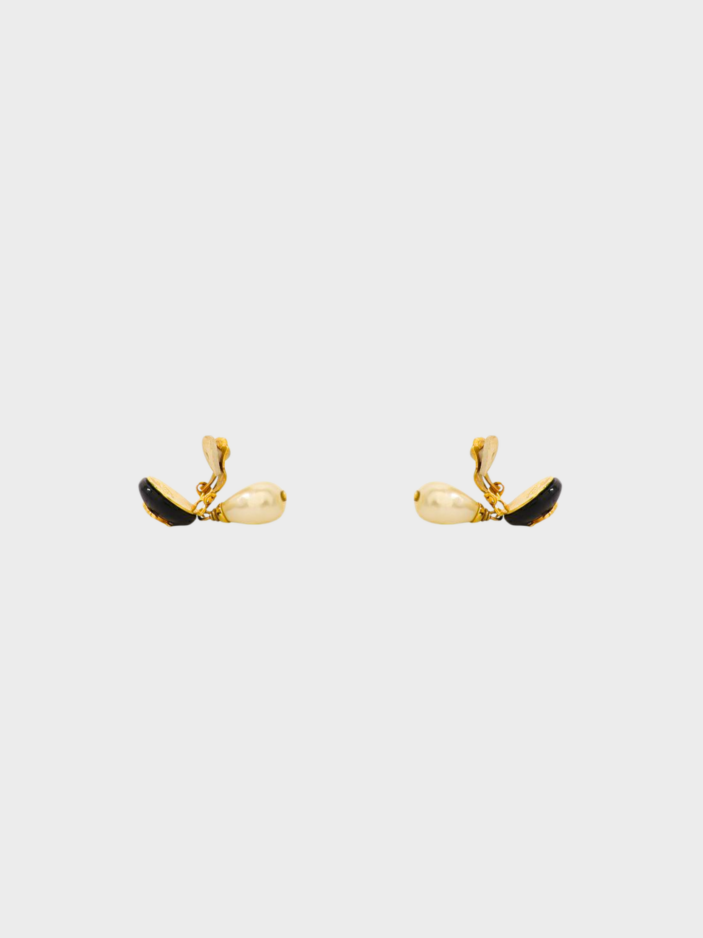 Chanel 1995 Black CC Logo Pearl Clip-on Earrings