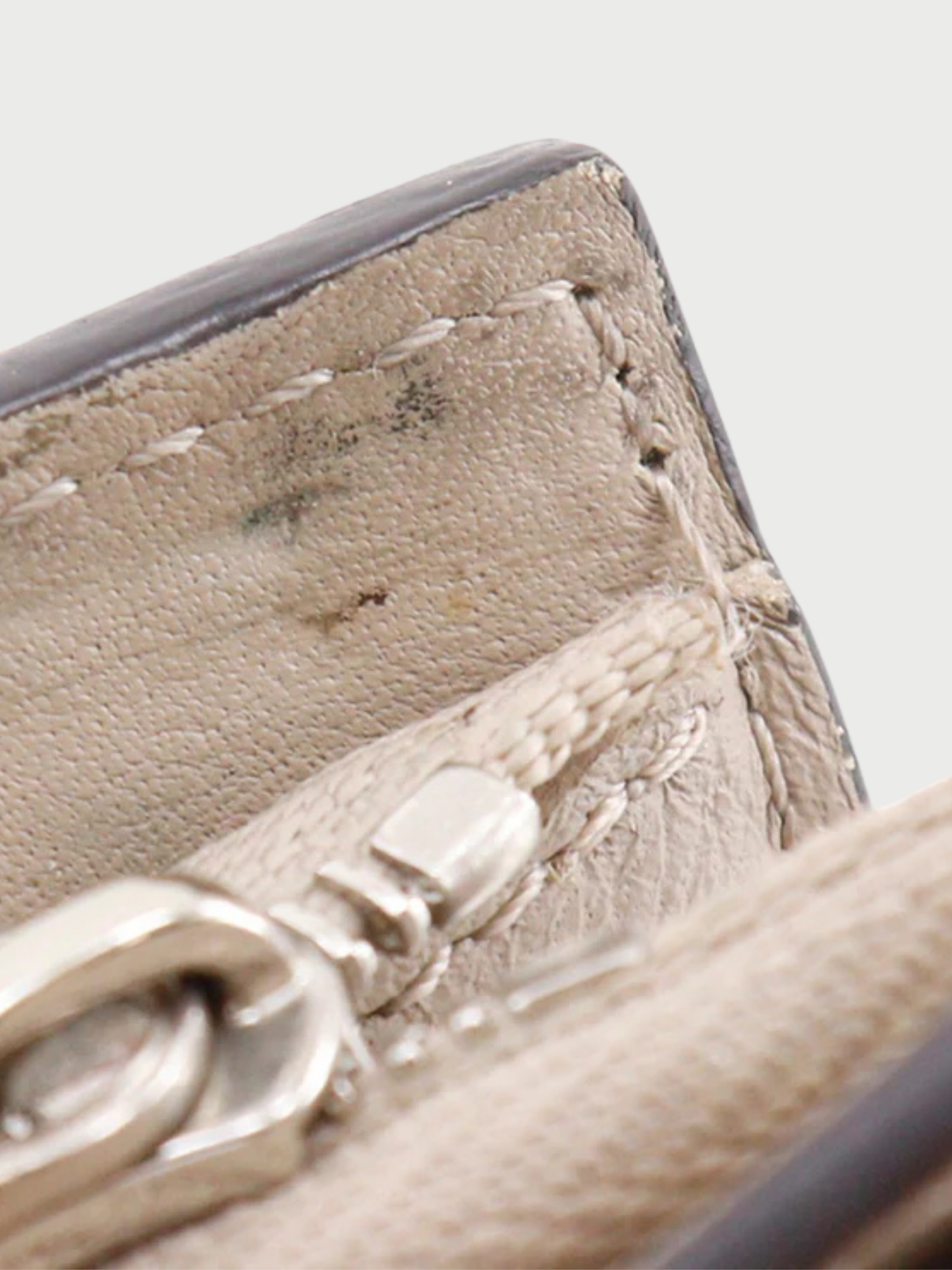 Louis Vuitton 2018 Grey Mahina Leather Iris Compact Wallet