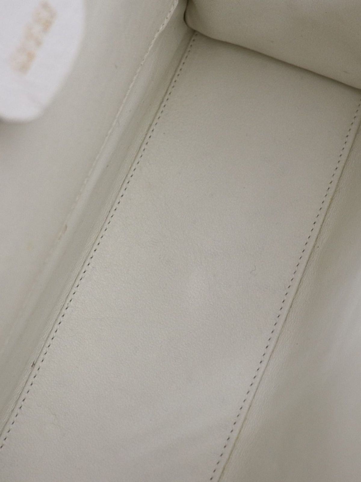 Gucci 2000s White Leather Lady Lock Handbag