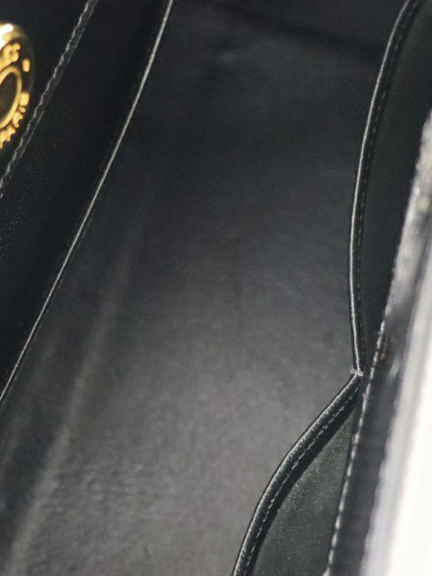 Hermès 2002 Black Dalvy MM Box Calf Bag
