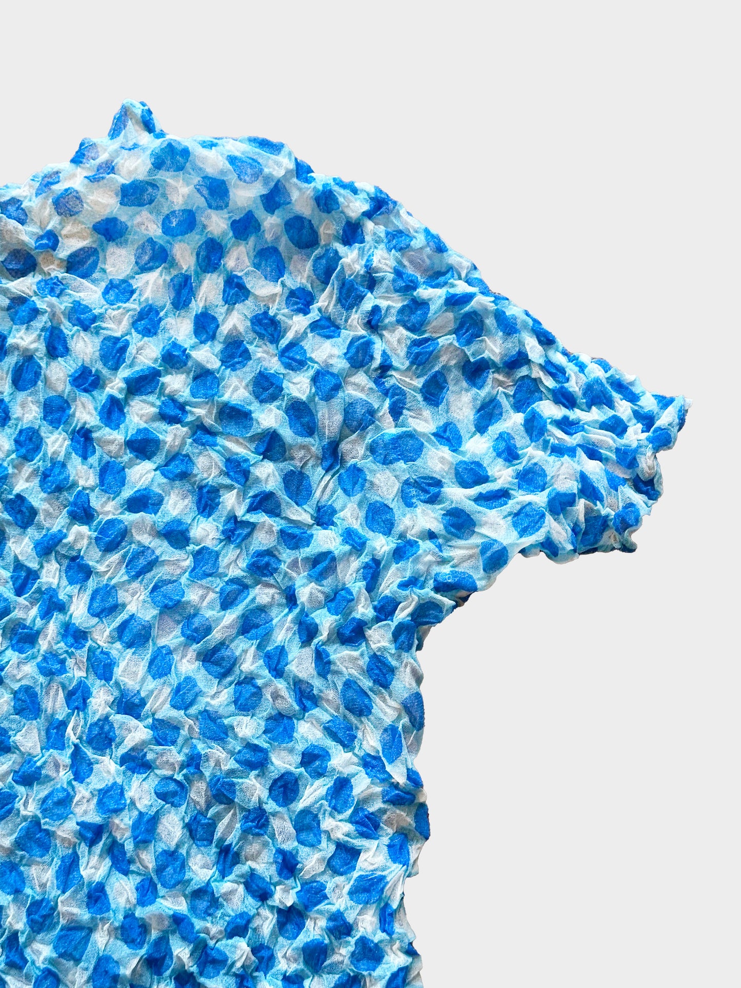 Issey Miyake 1990s Blue Polka Dot Print Crinkle-Effect Top
