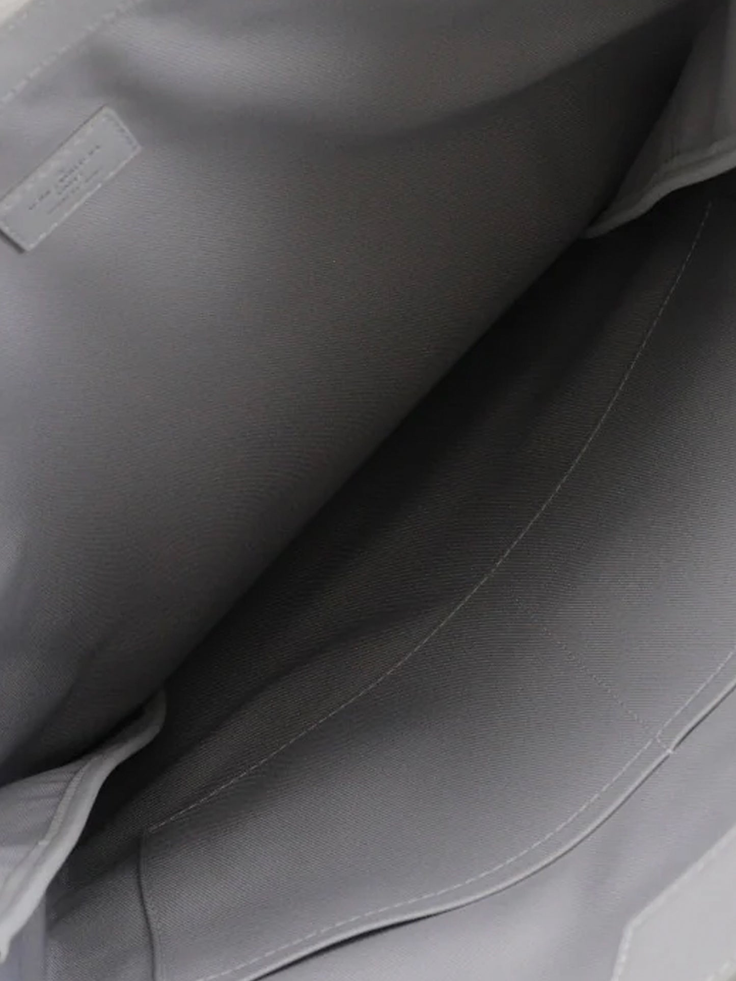 Louis Vuitton 2019 Chalk Leather Limited Edition Flat Vertical Tote