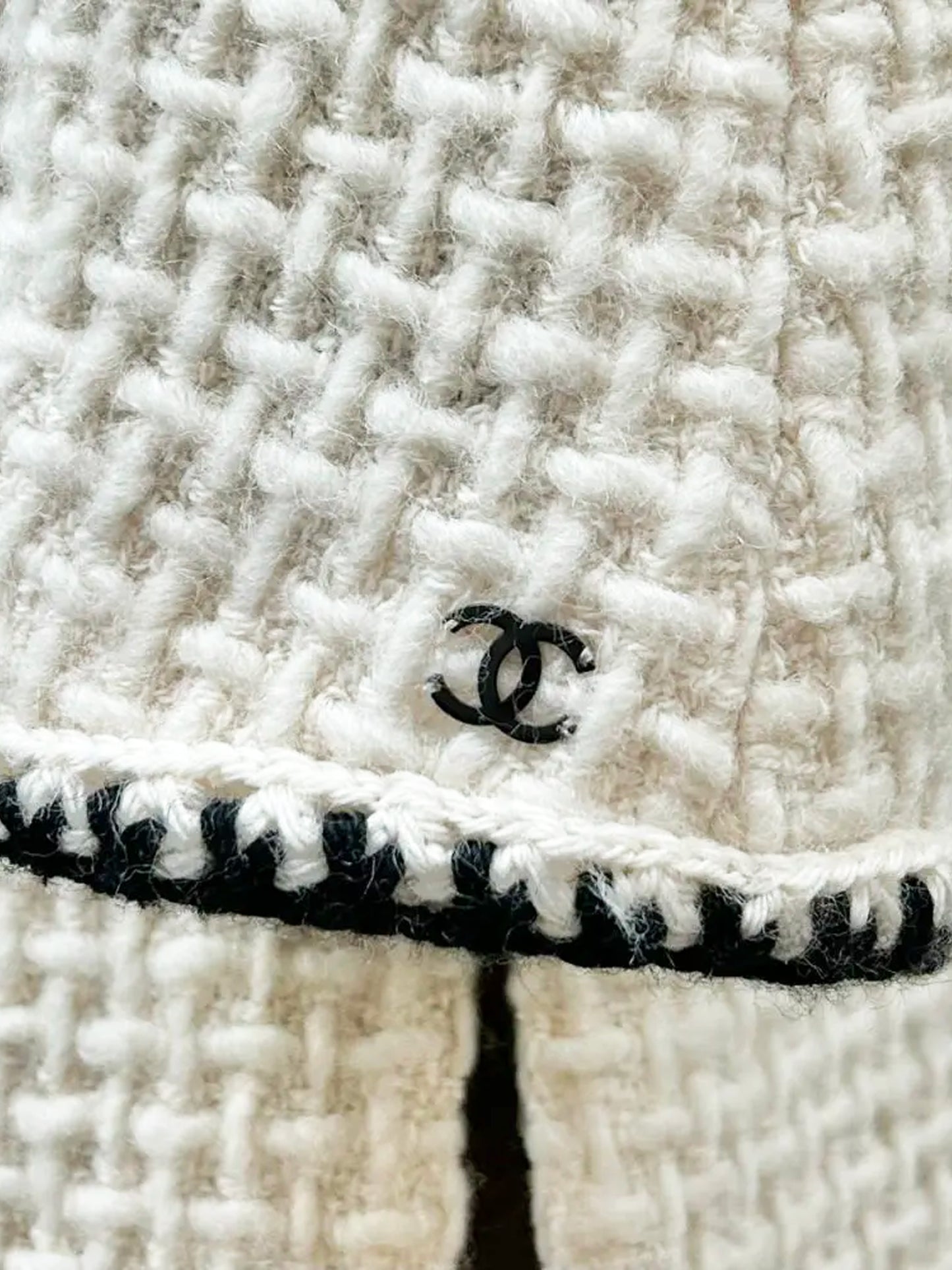 Chanel FW 2000 Cream Wool Tweed Coat
