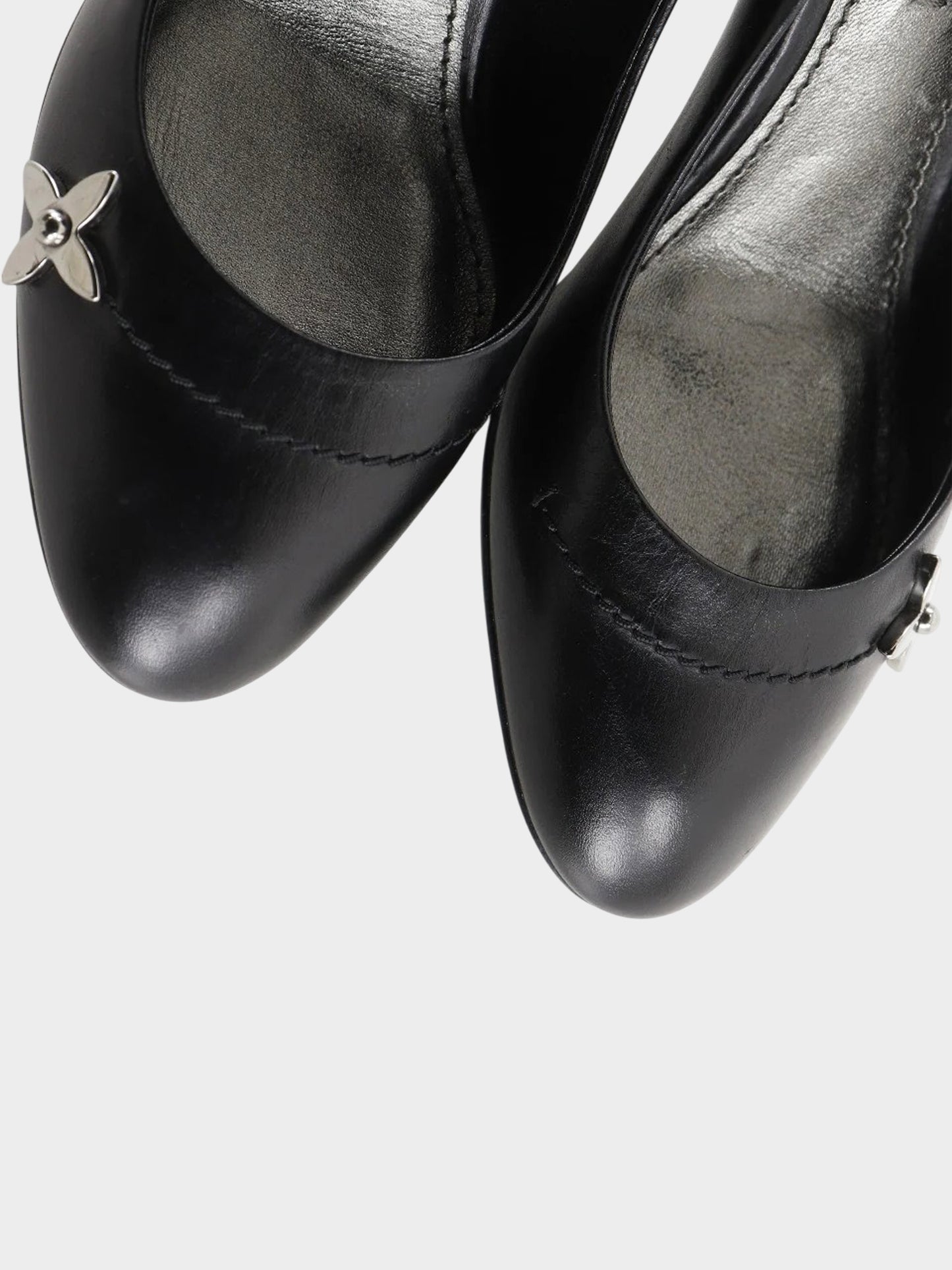 Louis Vuitton 2008 Black Leather Monogram Flower Pumps