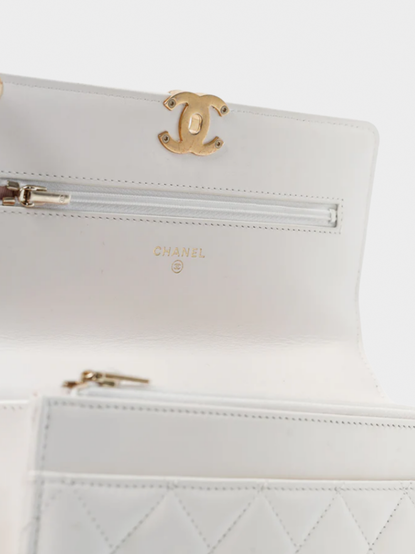 Chanel 2010s Pearl Crush White Quilted Lambskin Leather Wallet on Chain