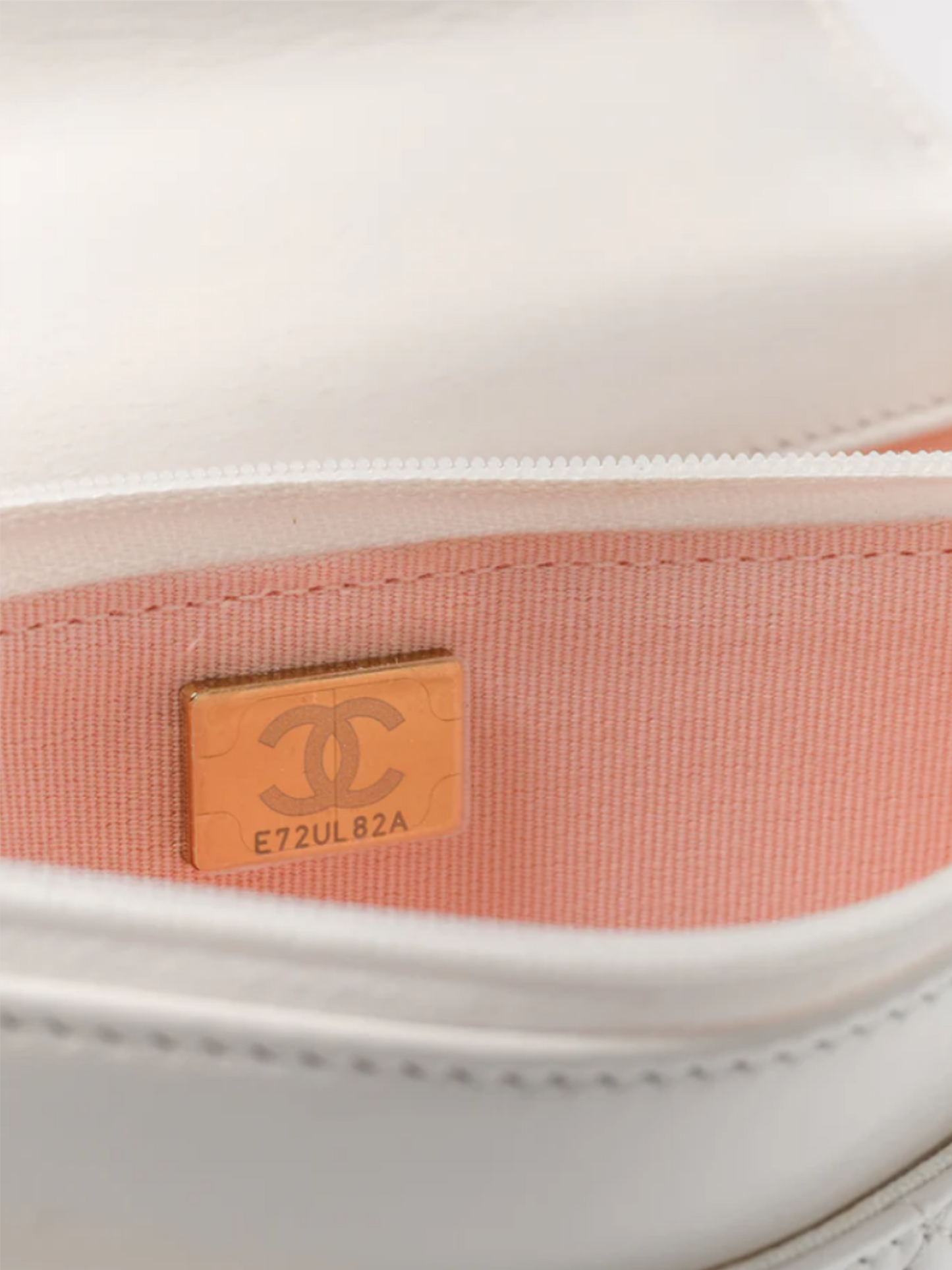 Chanel 2010s Pearl Crush White Quilted Lambskin Leather Wallet on Chain