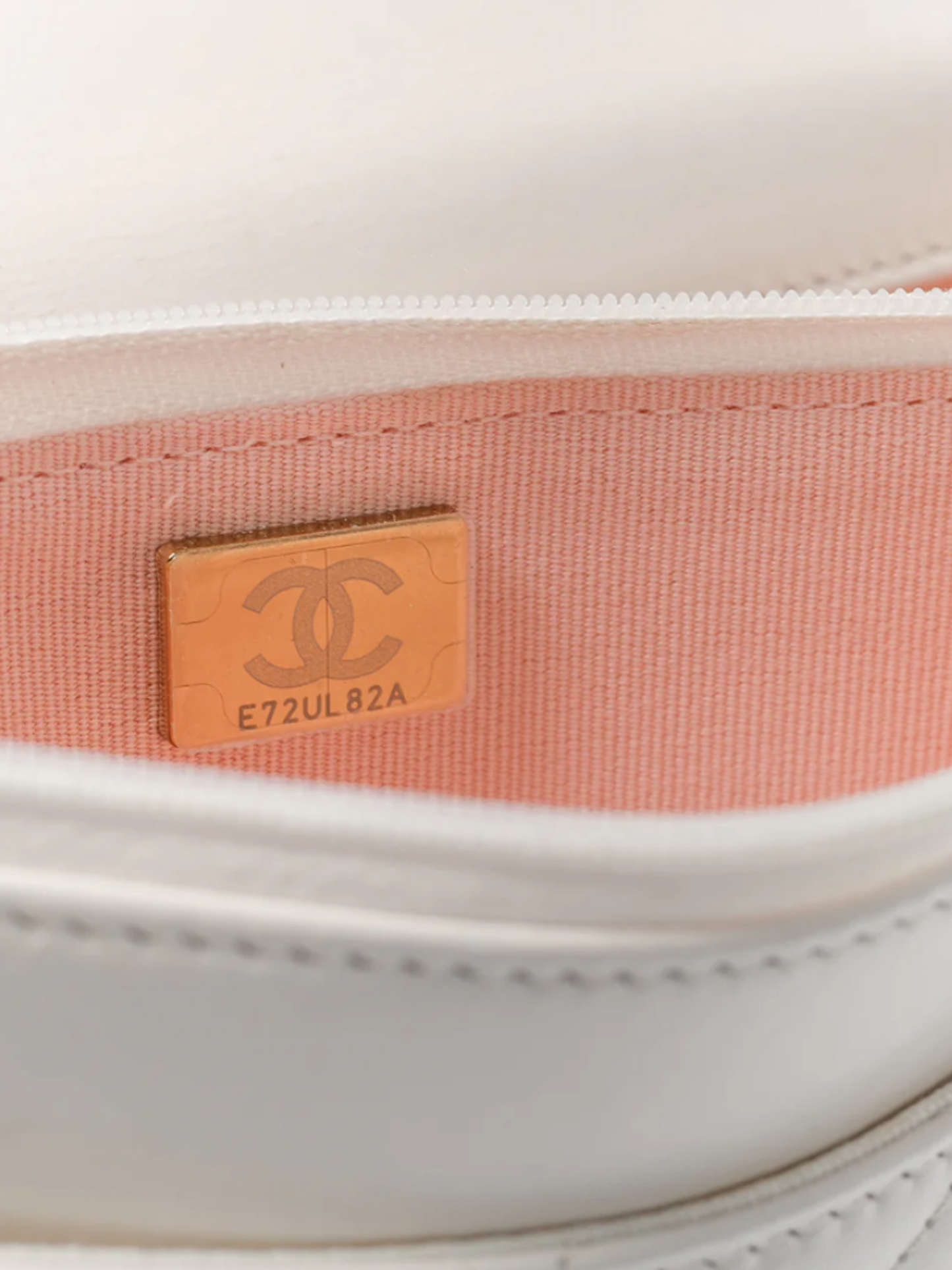 Chanel 2020s Pearl Crush White Quilted Lambskin Leather Wallet on Chain
