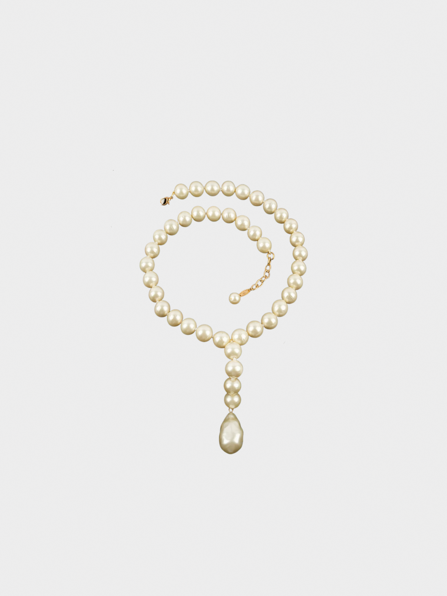 Chanel 1980s Beige Pearl Necklace