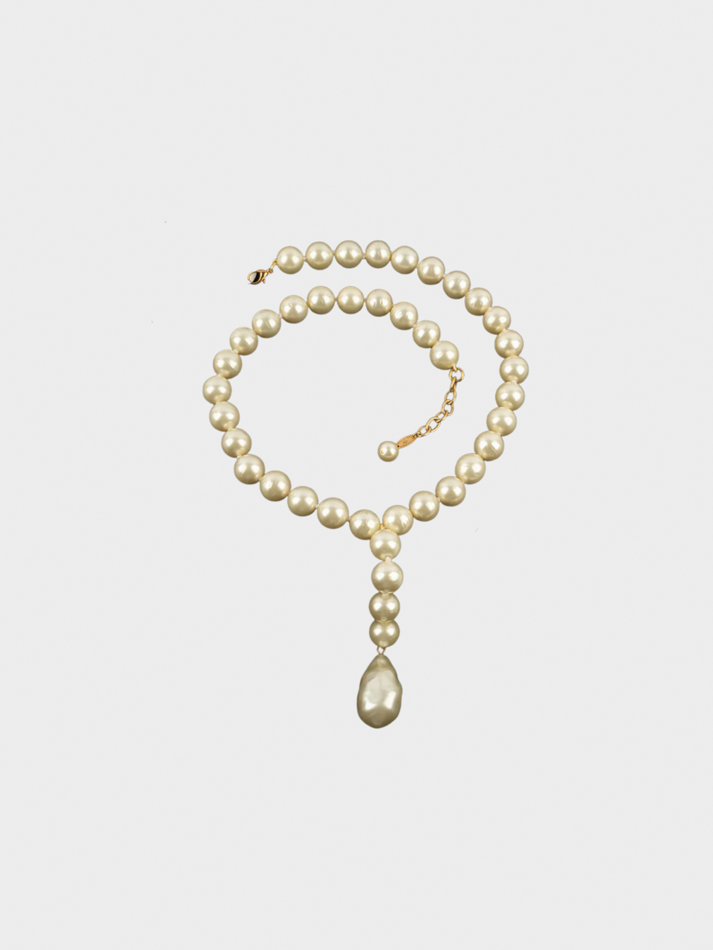 Chanel 1980s Beige Pearl Necklace
