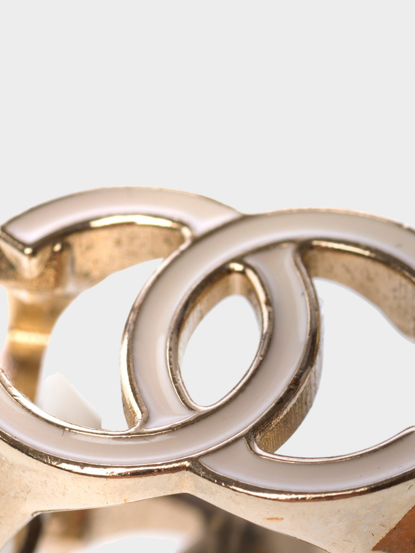 Chanel 2023 White and Gold CC Boxy Ring