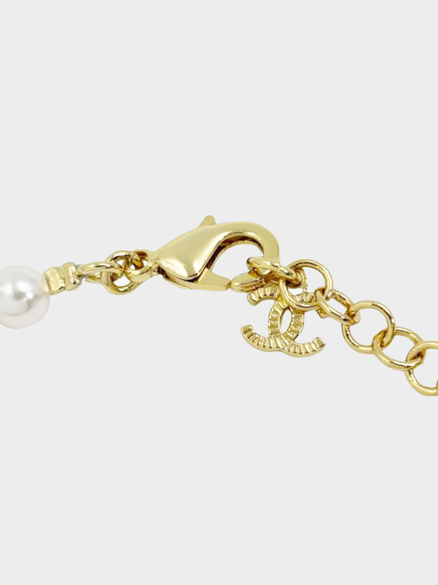 Chanel SS 2024 Gold Triple Heart Pearl Choker