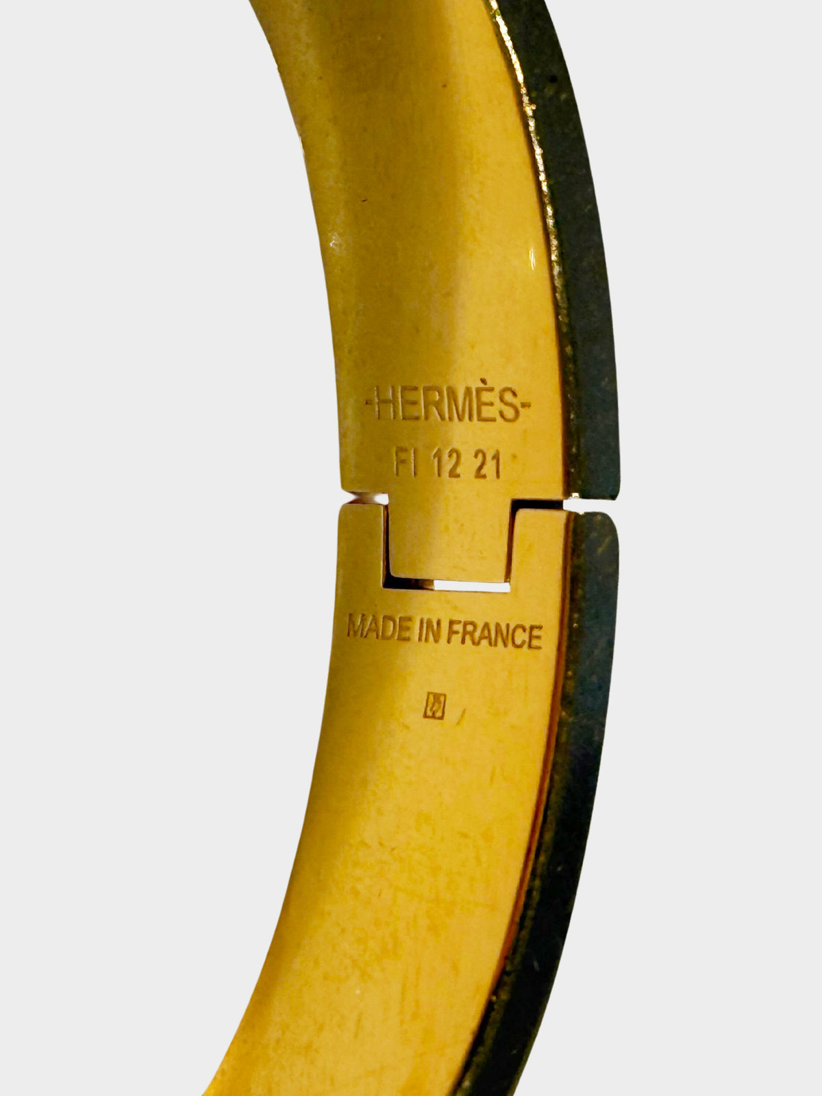 Hermès 2022 Gold and White Enamel Clic Clac PM Metal Bracelet
