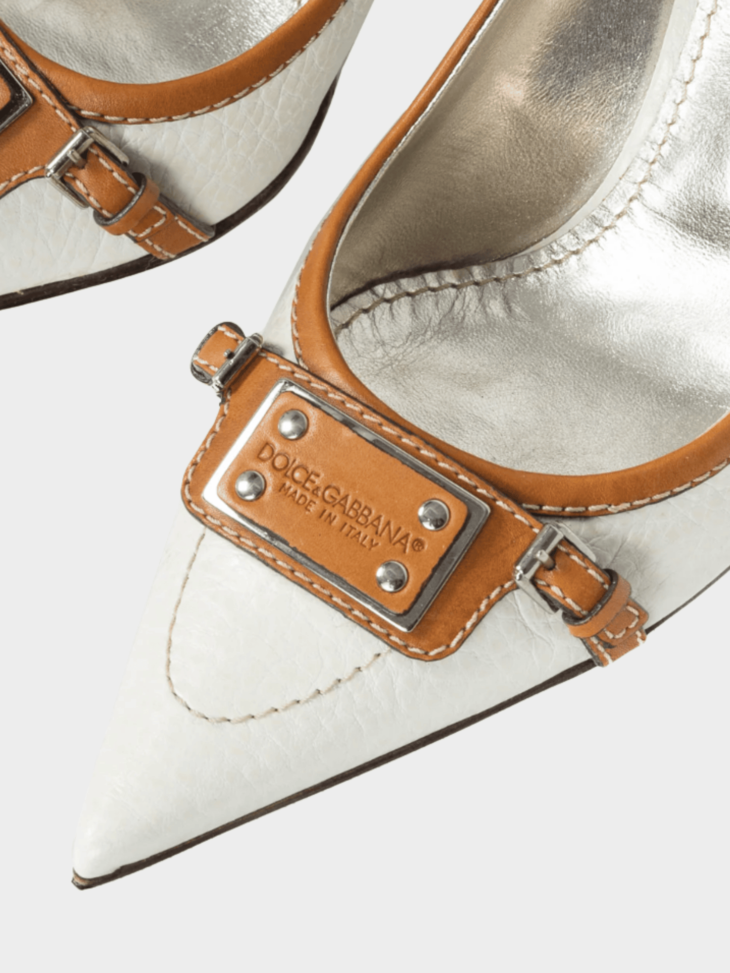 Dolce and Gabbana 2000s White and Cognac Logo-Plate Pumps