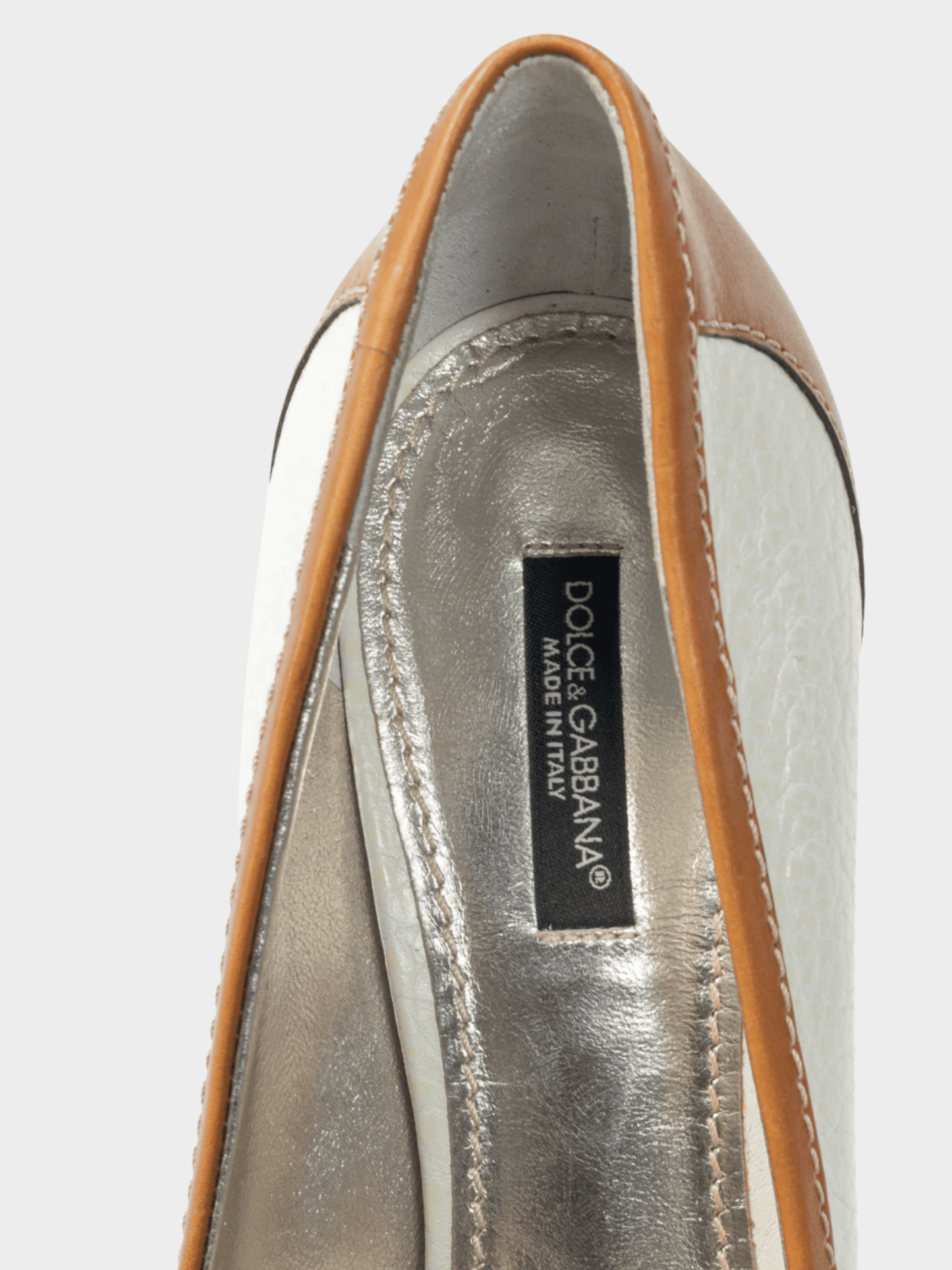 Dolce and Gabbana 2000s White and Cognac Logo-Plate Pumps