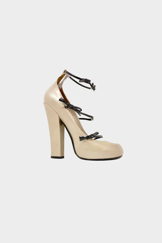 Louis Vuitton 2011 Beige Fetish Pumps