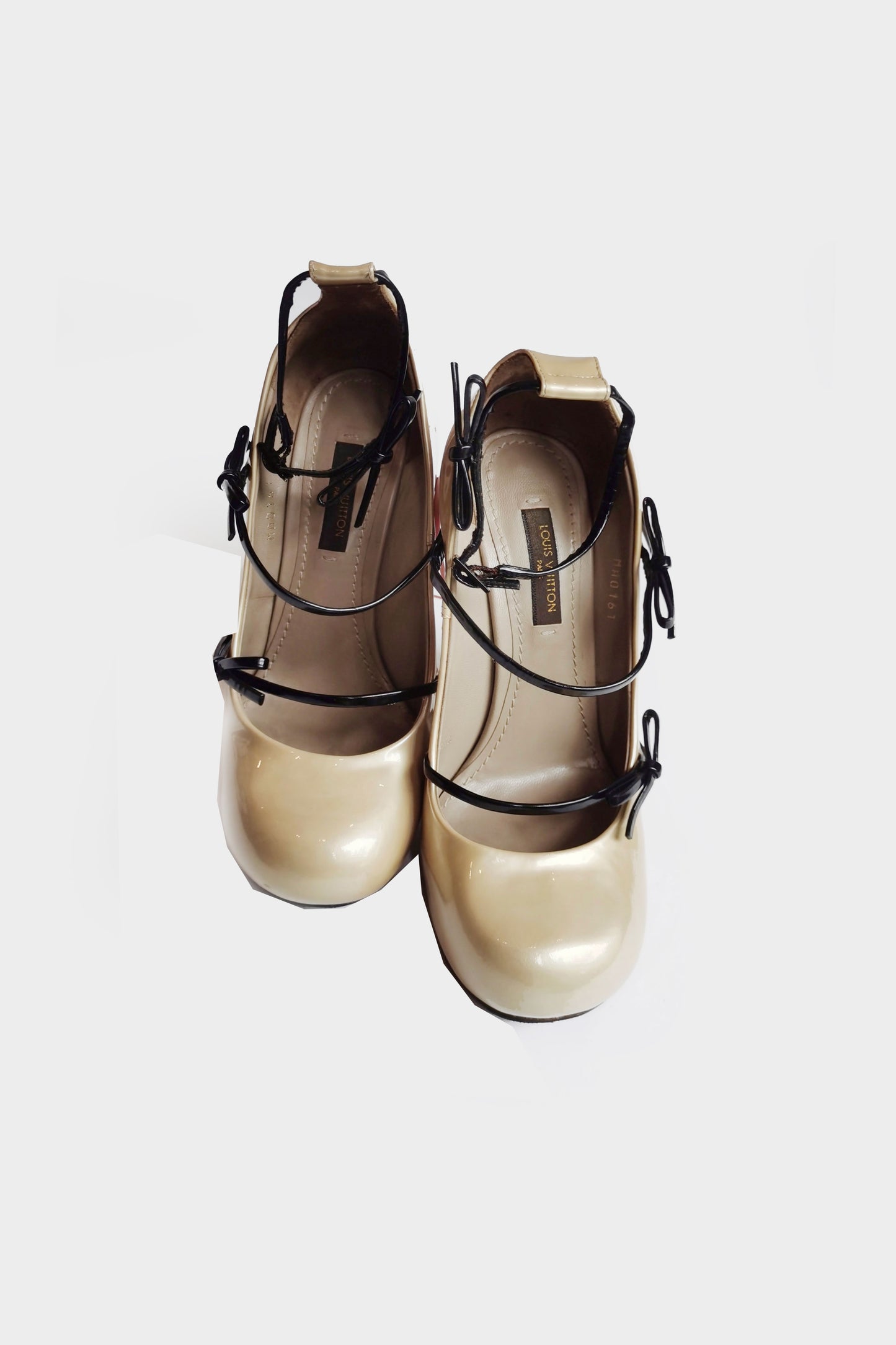 Louis Vuitton 2011 Beige Fetish Pumps