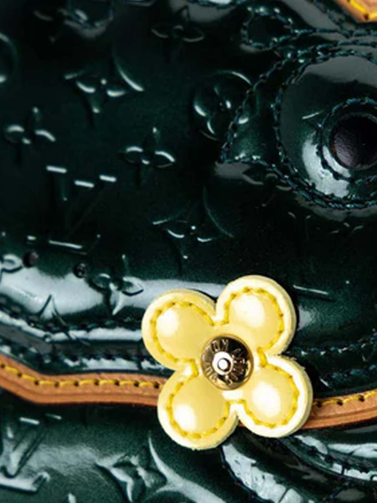 Louis Vuitton Spring 2002 Vernis Conte de Fees Frog Pochette Bag