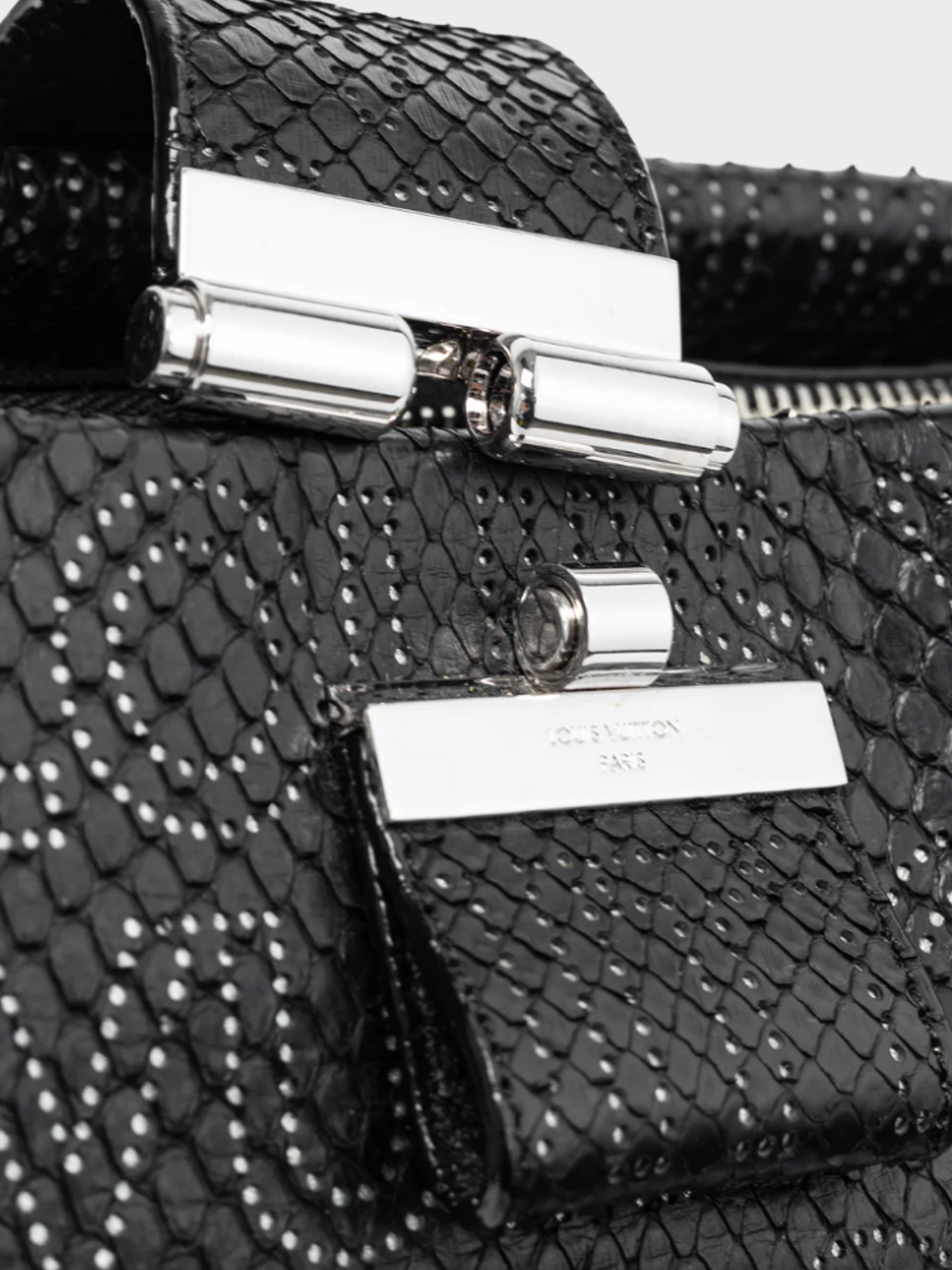 Louis Vuitton AW 2008 Runway Lutece Black Perfore Python Shoulder Bag