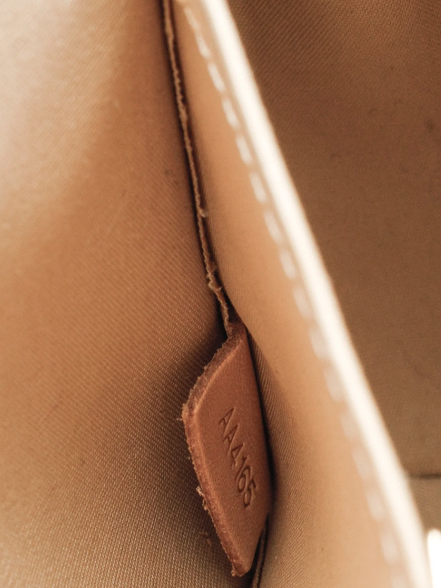 Louis Vuitton 2015 Santa Monica Beige Monogram Vernis Leather Clutch