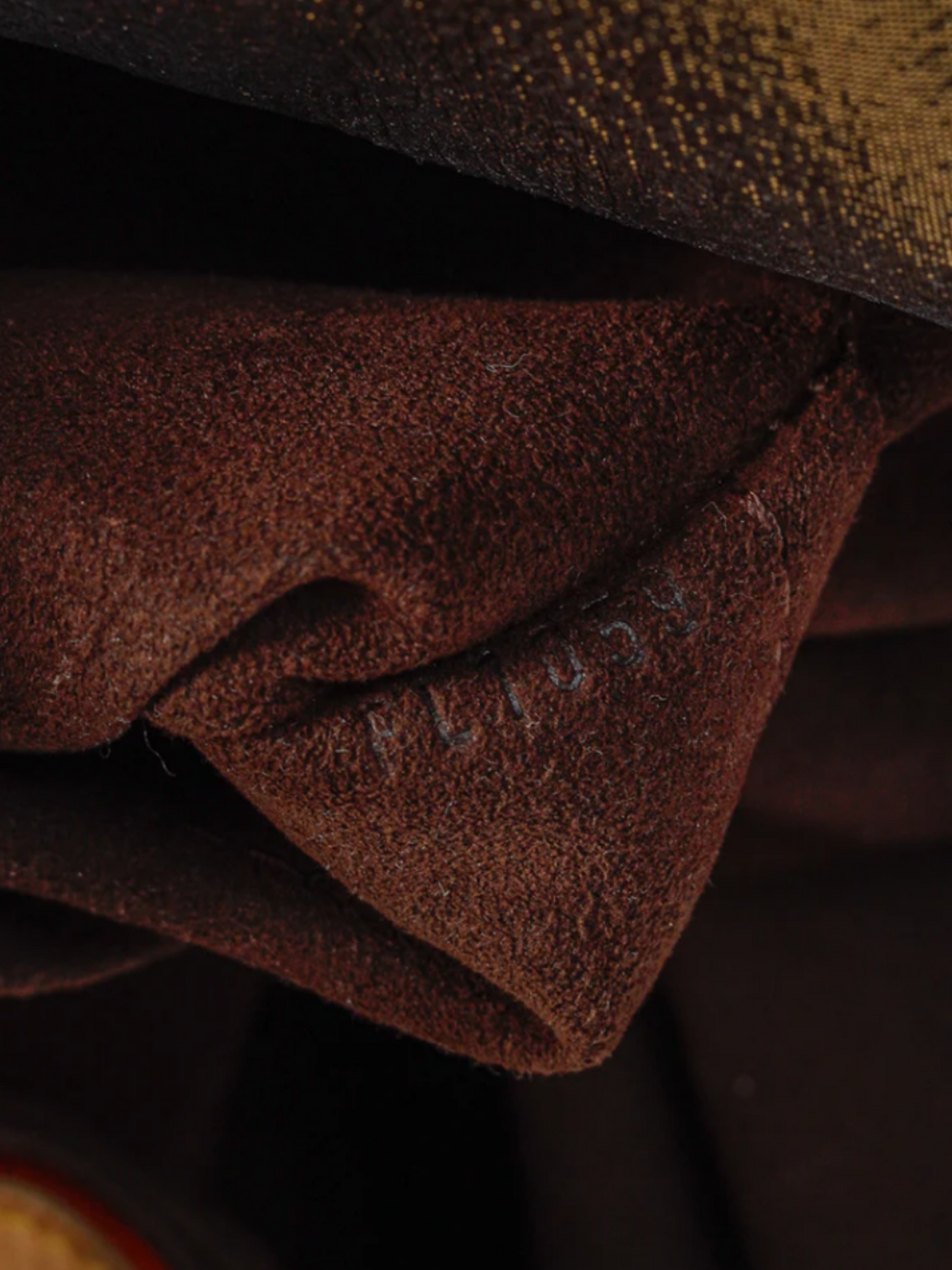 Louis Vuitton SS 2009 Limited Edition Kalahari PM Monogram Canvas Bag