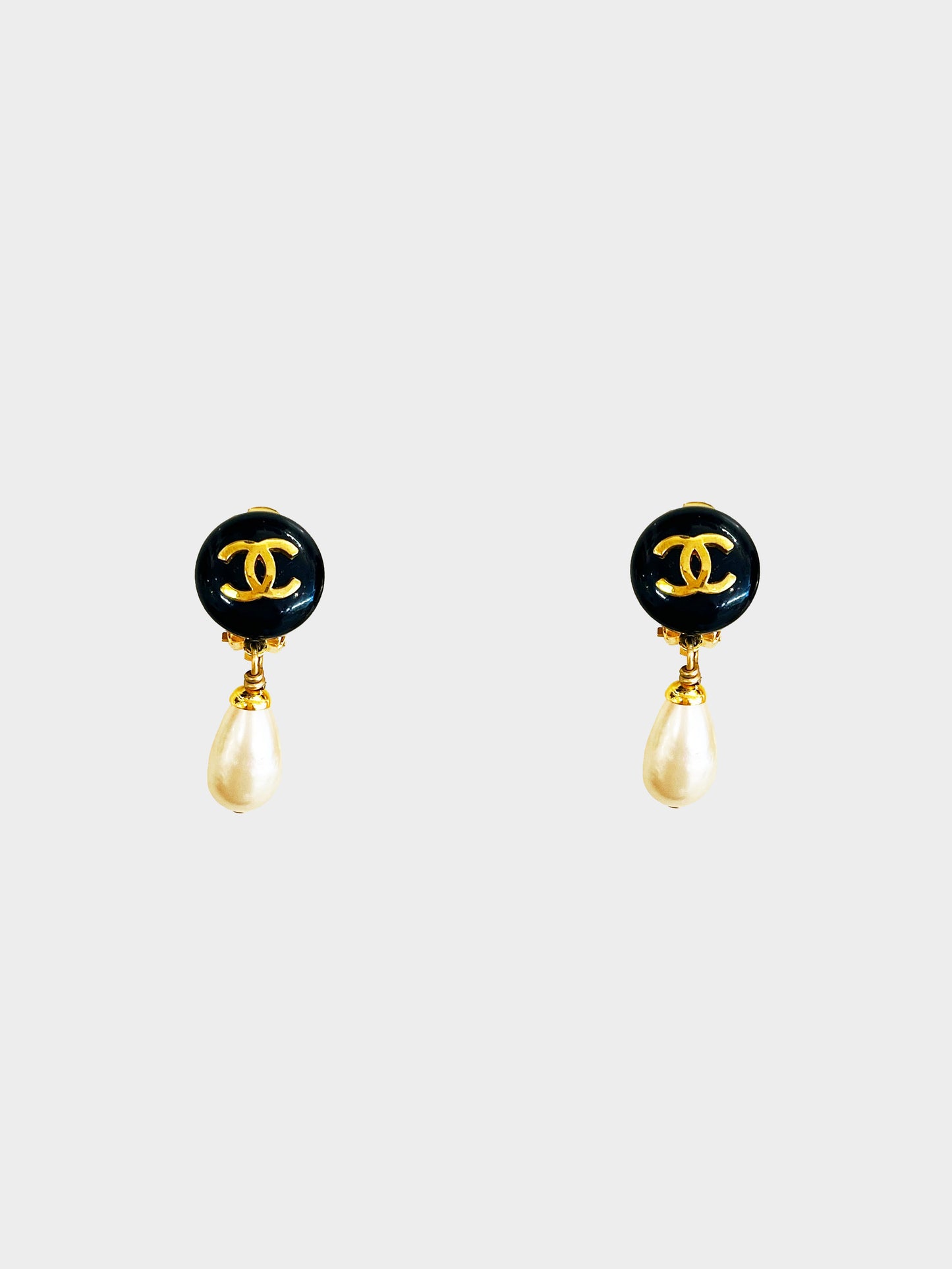 Chanel FW 1993 Pearl Drop Clip-On Earrings