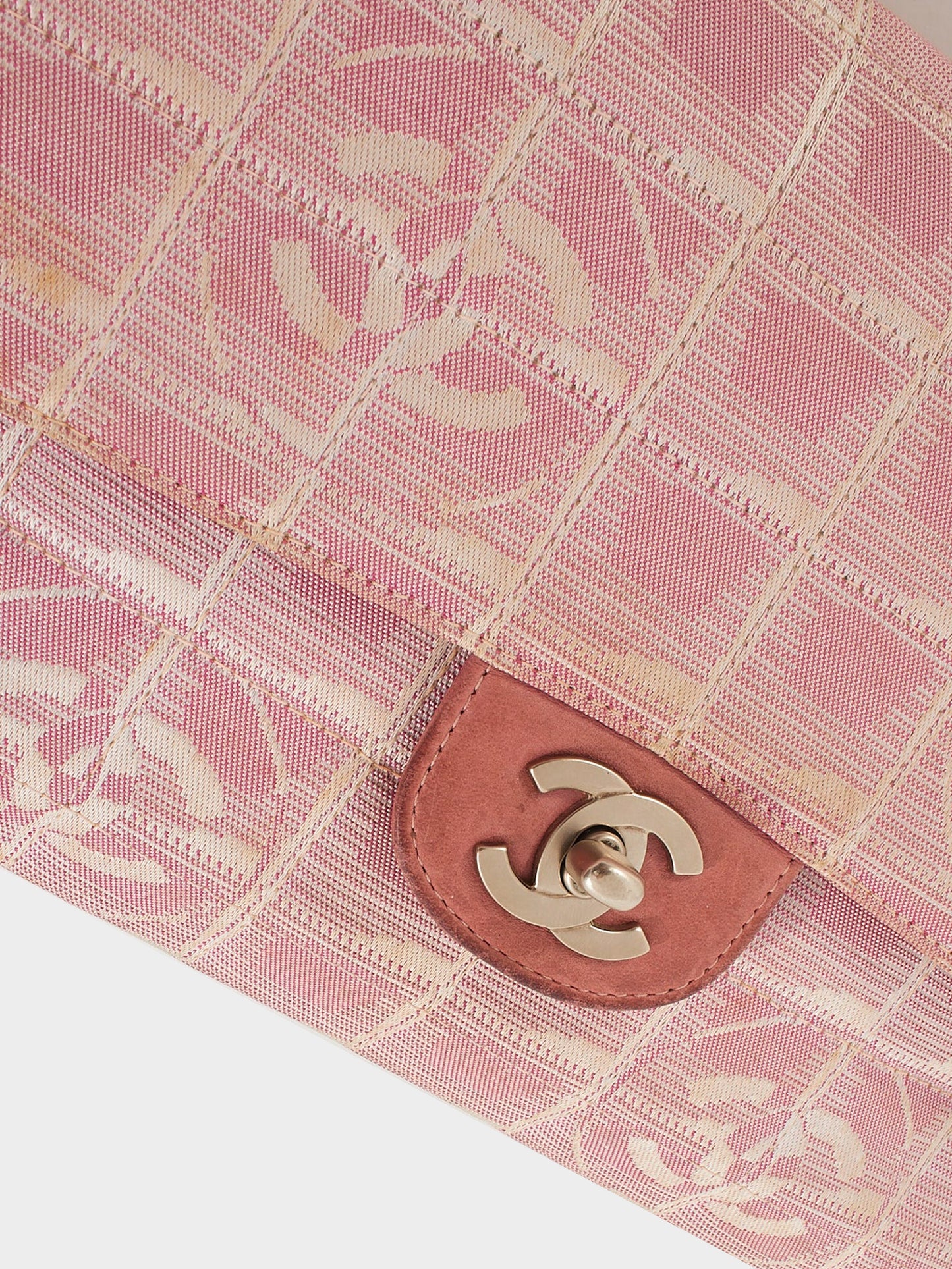 Chanel 2001 Travel Linge Pink Flap Bag