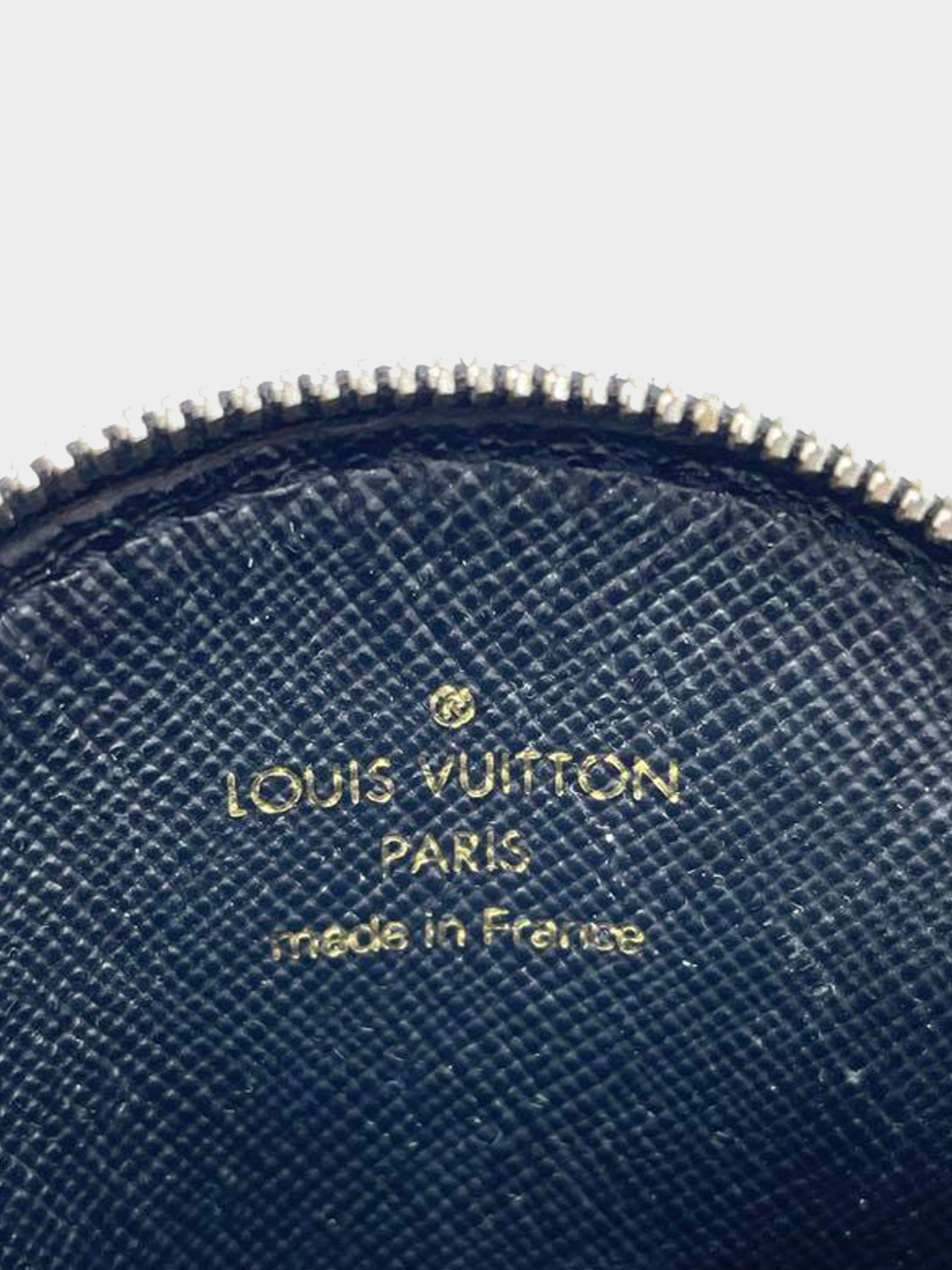 Louis Vuitton 2005 Grey Canvas Round Wallet