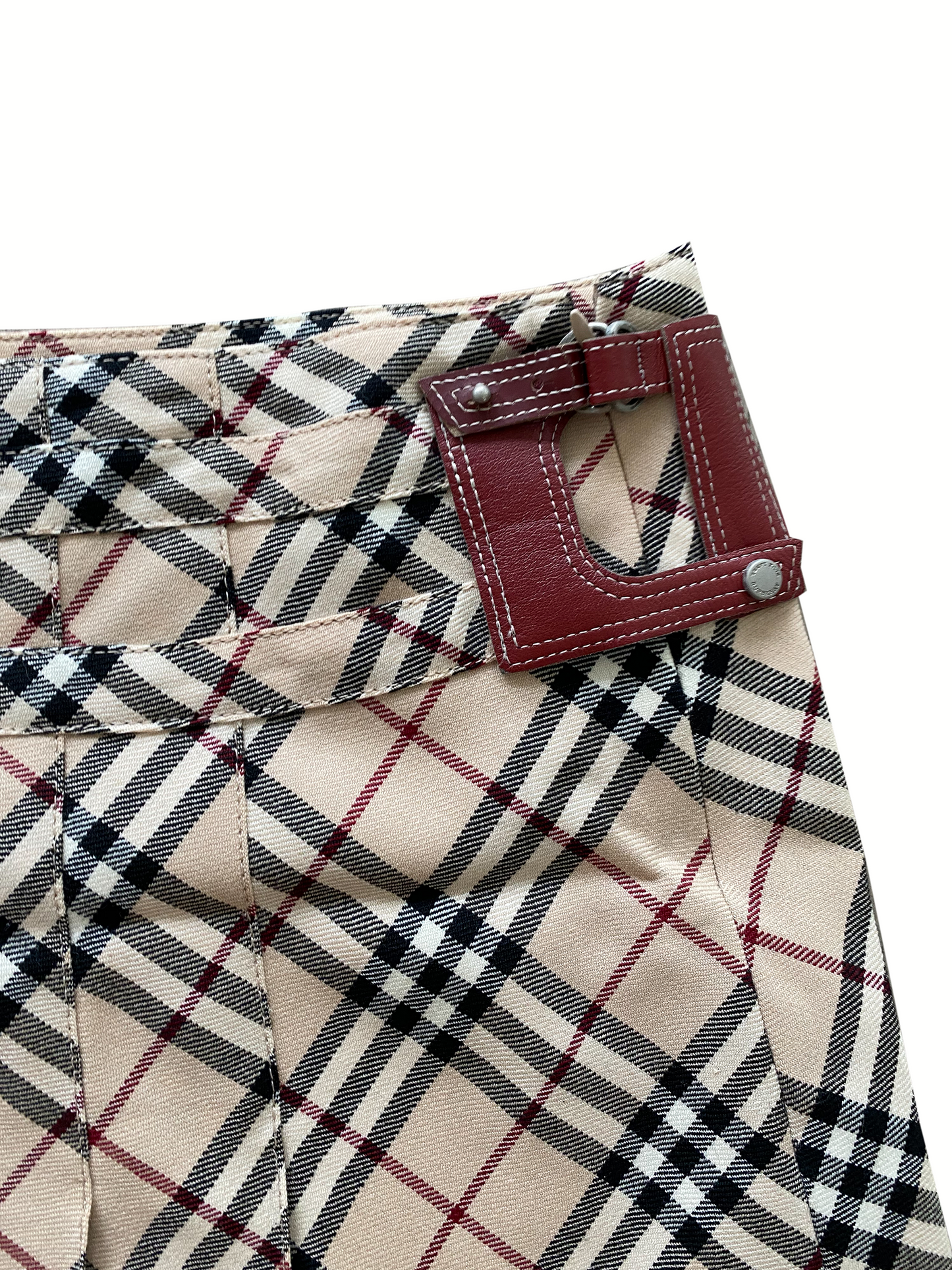 Burberry 2000s Beige Skirt with Maroon Buckle