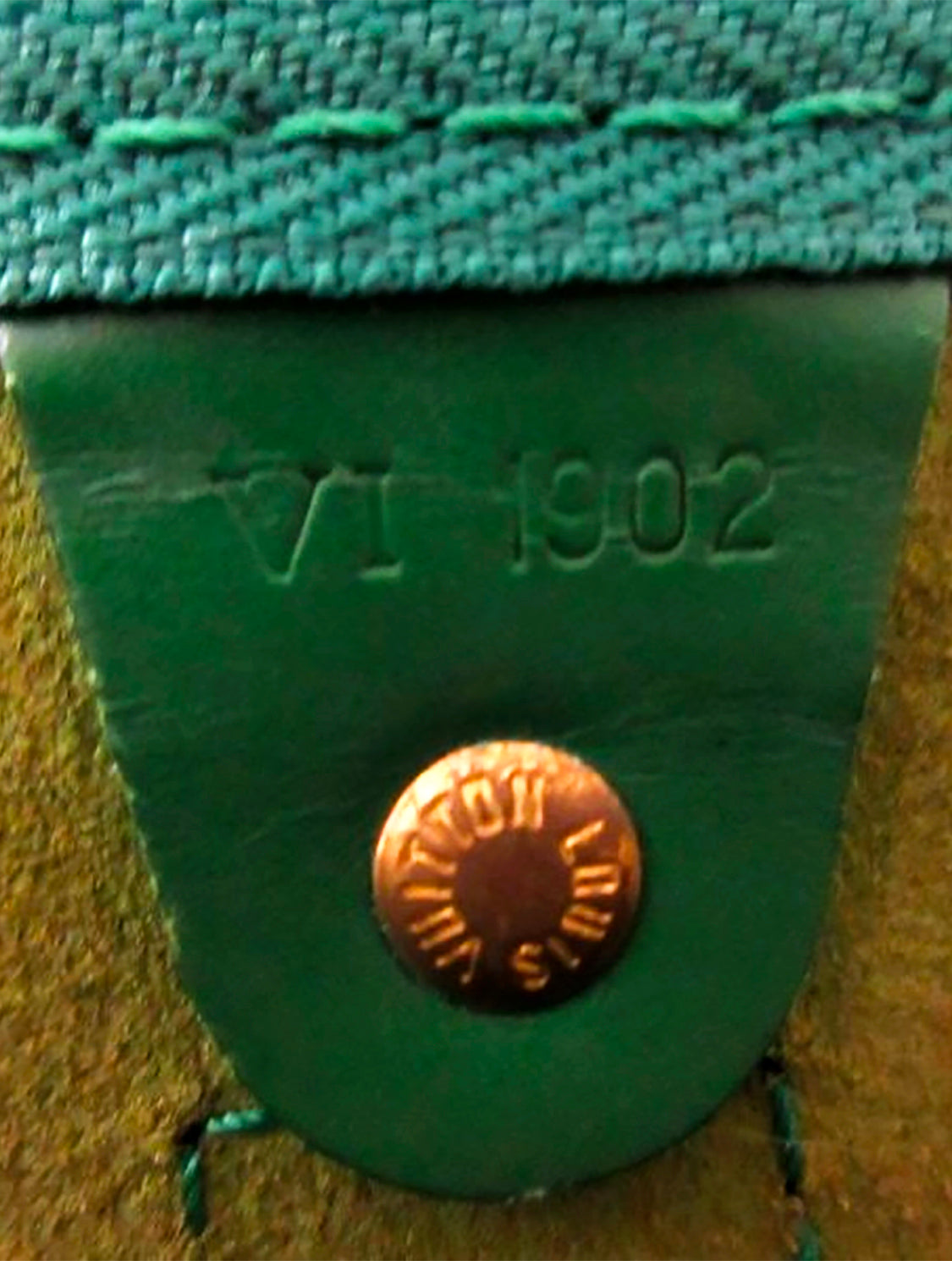 Louis Vuitton 2000s Green Epi Leather Duffle Bag